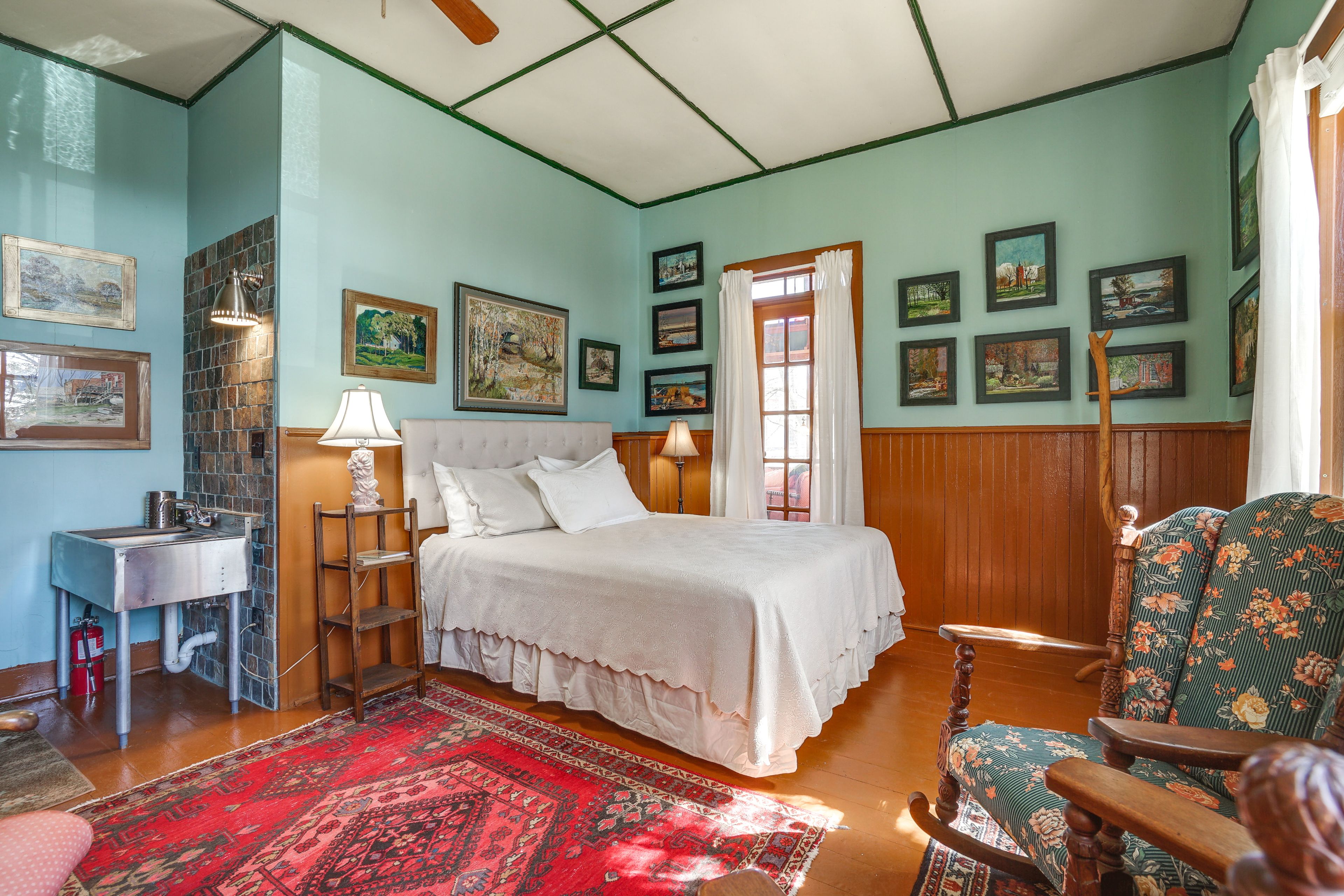 Bedroom | Queen Bed | Main Level
