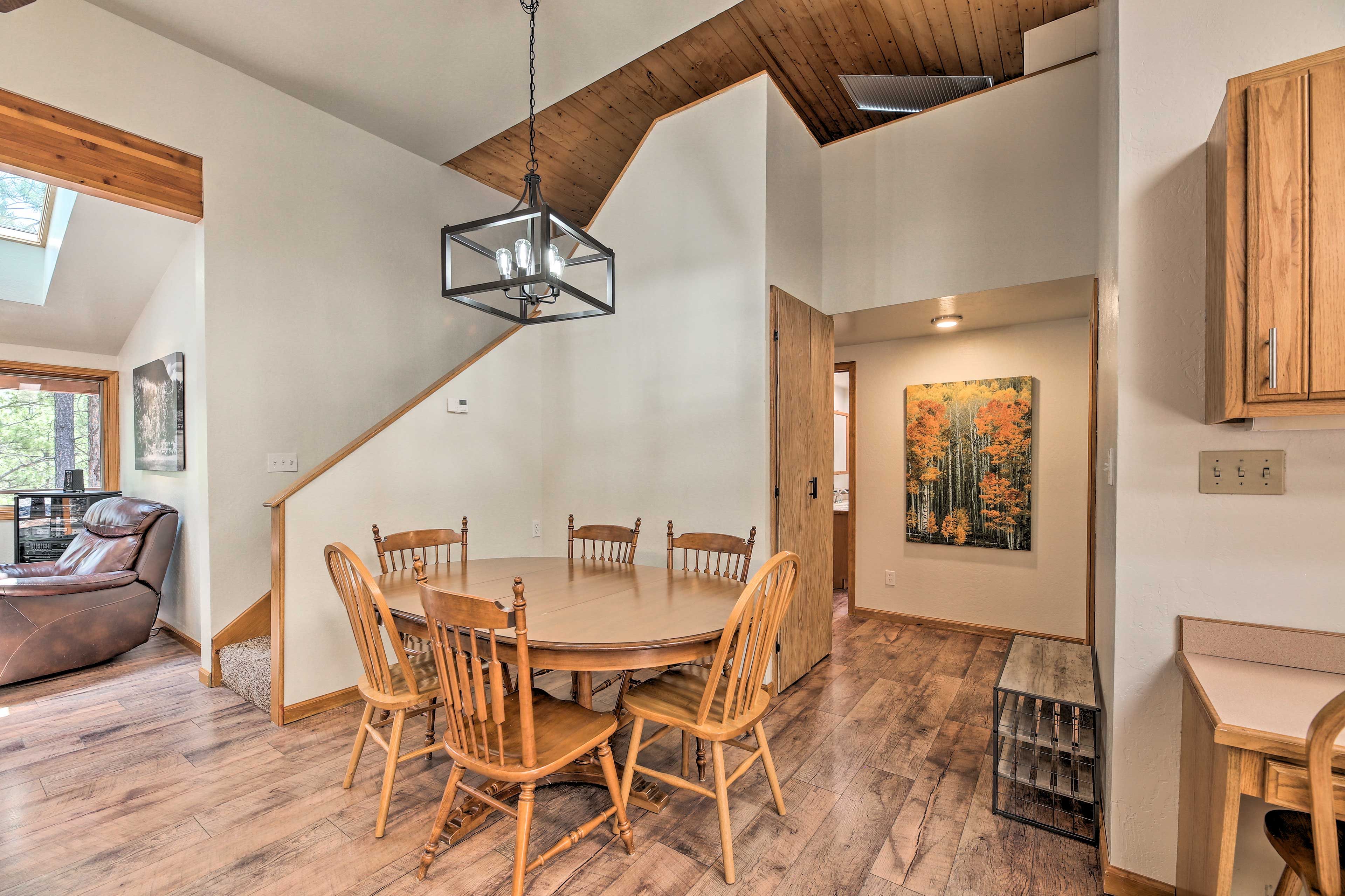 Dining Area | Dishware Provided