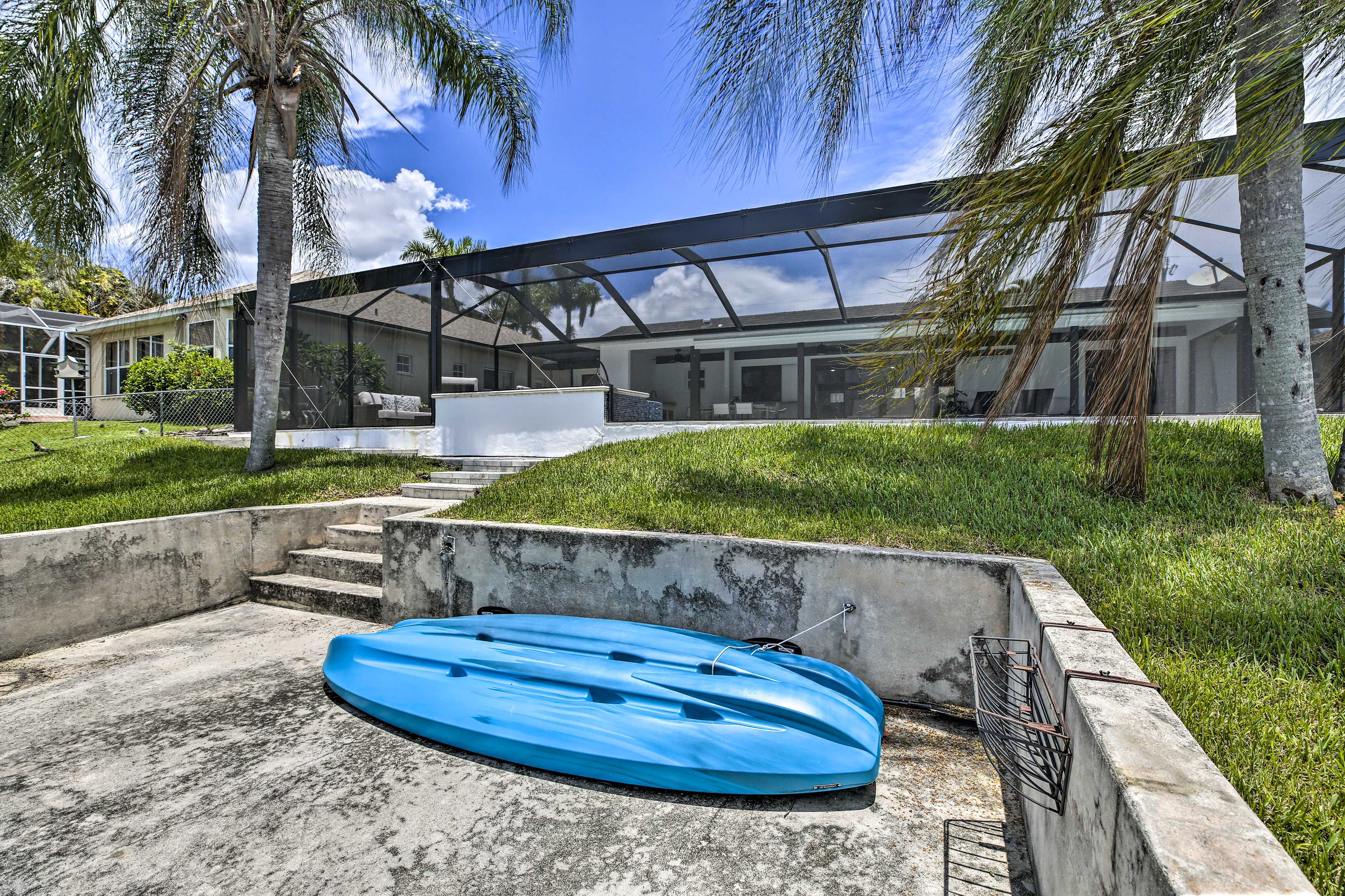 Exterior | Canalfront