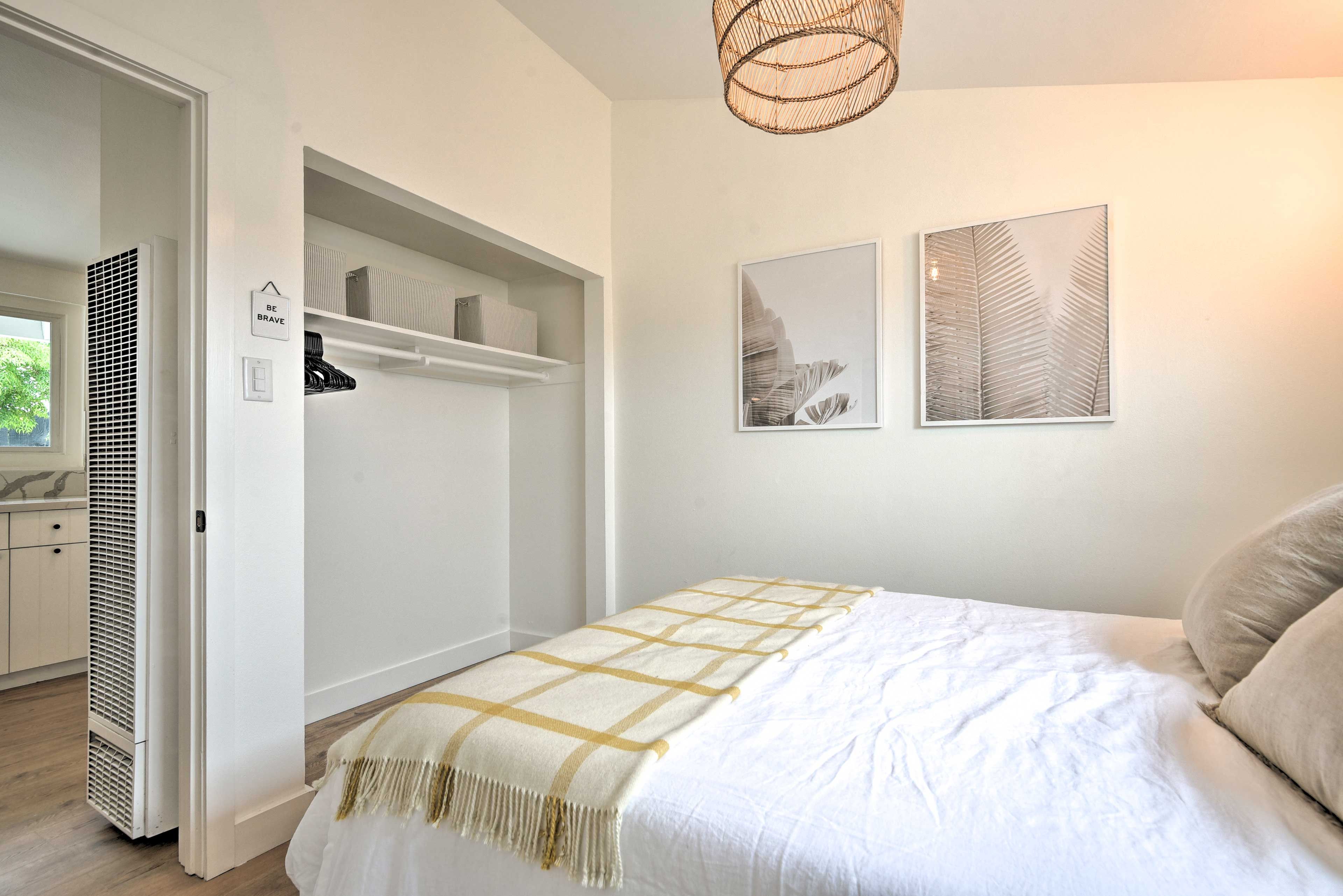 Bedroom 1 | Jack-and-Jill Bathroom