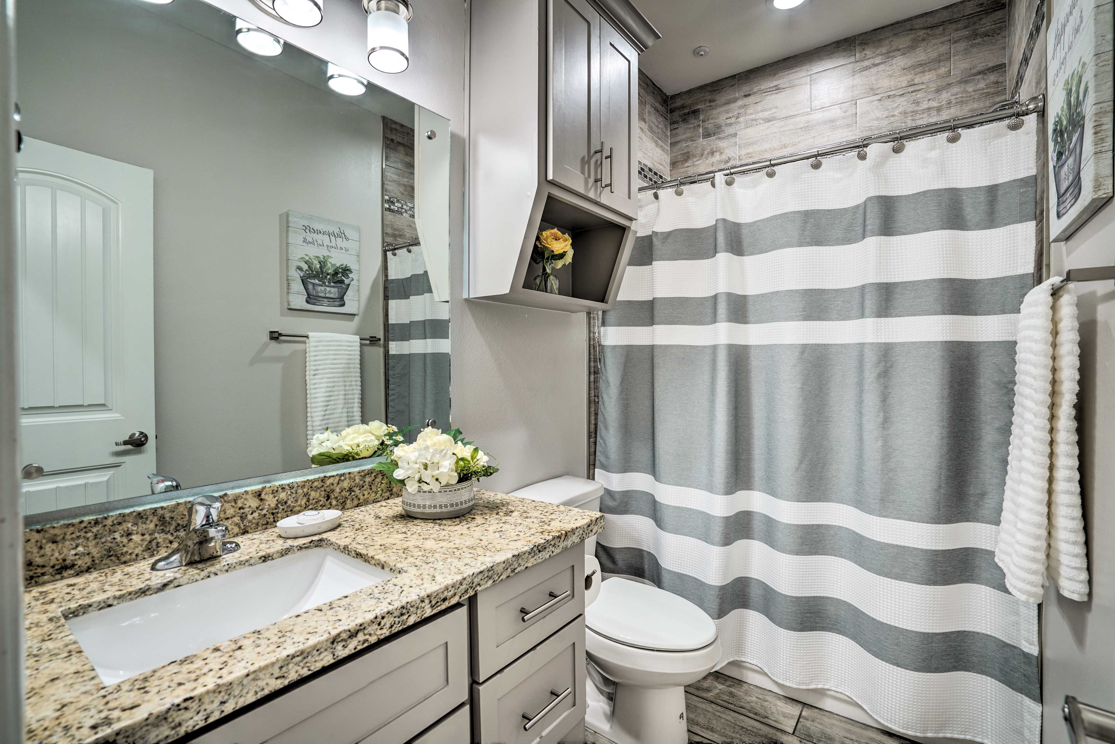 Bathroom | Towels Provided
