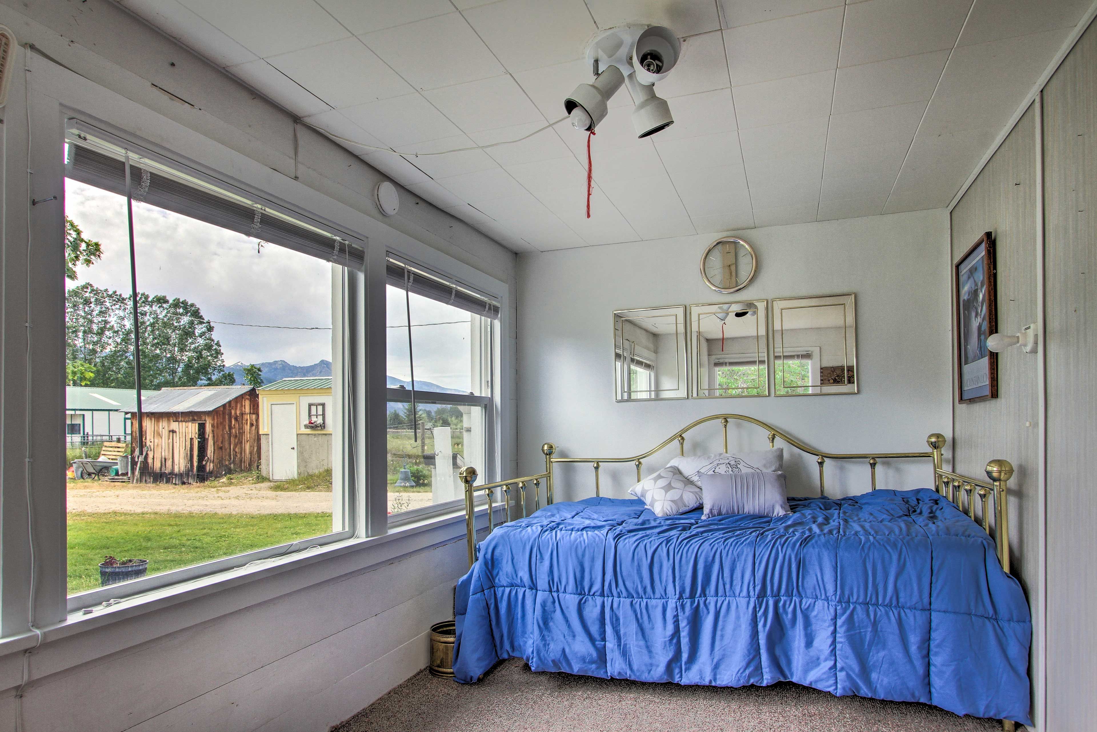 Sunroom | Twin Daybed w/ Twin Trundle
