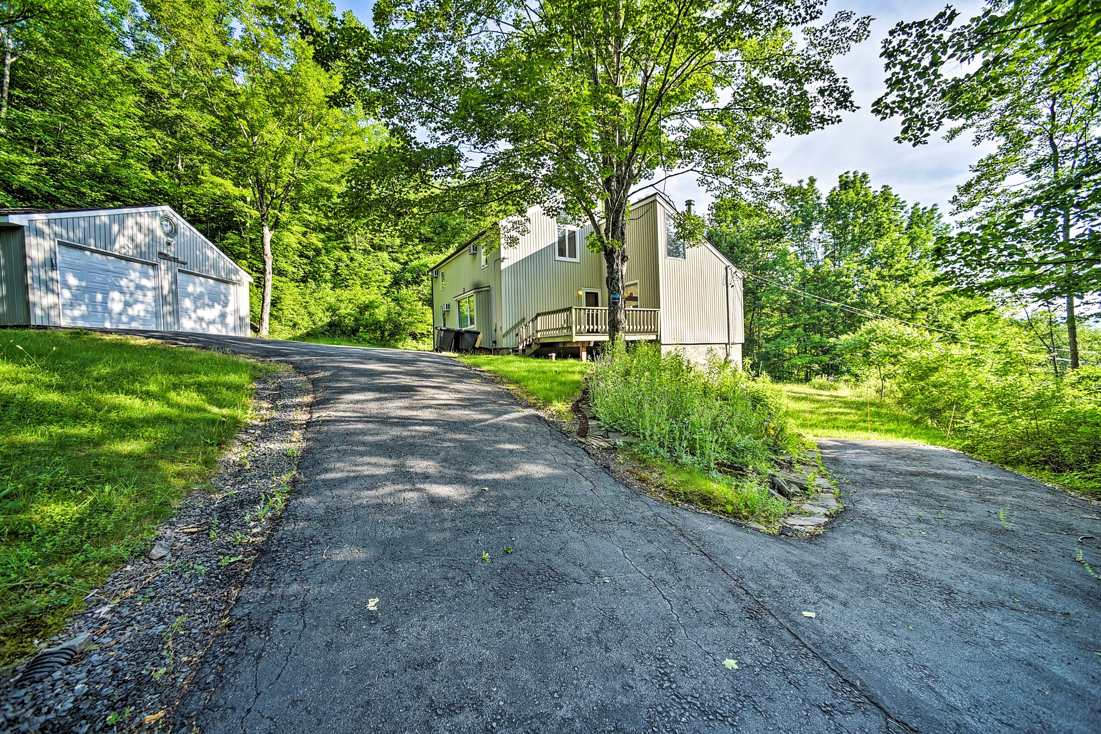 Driveway Parking | 2 Vehicles | Street Parking | 1 Vehicle
