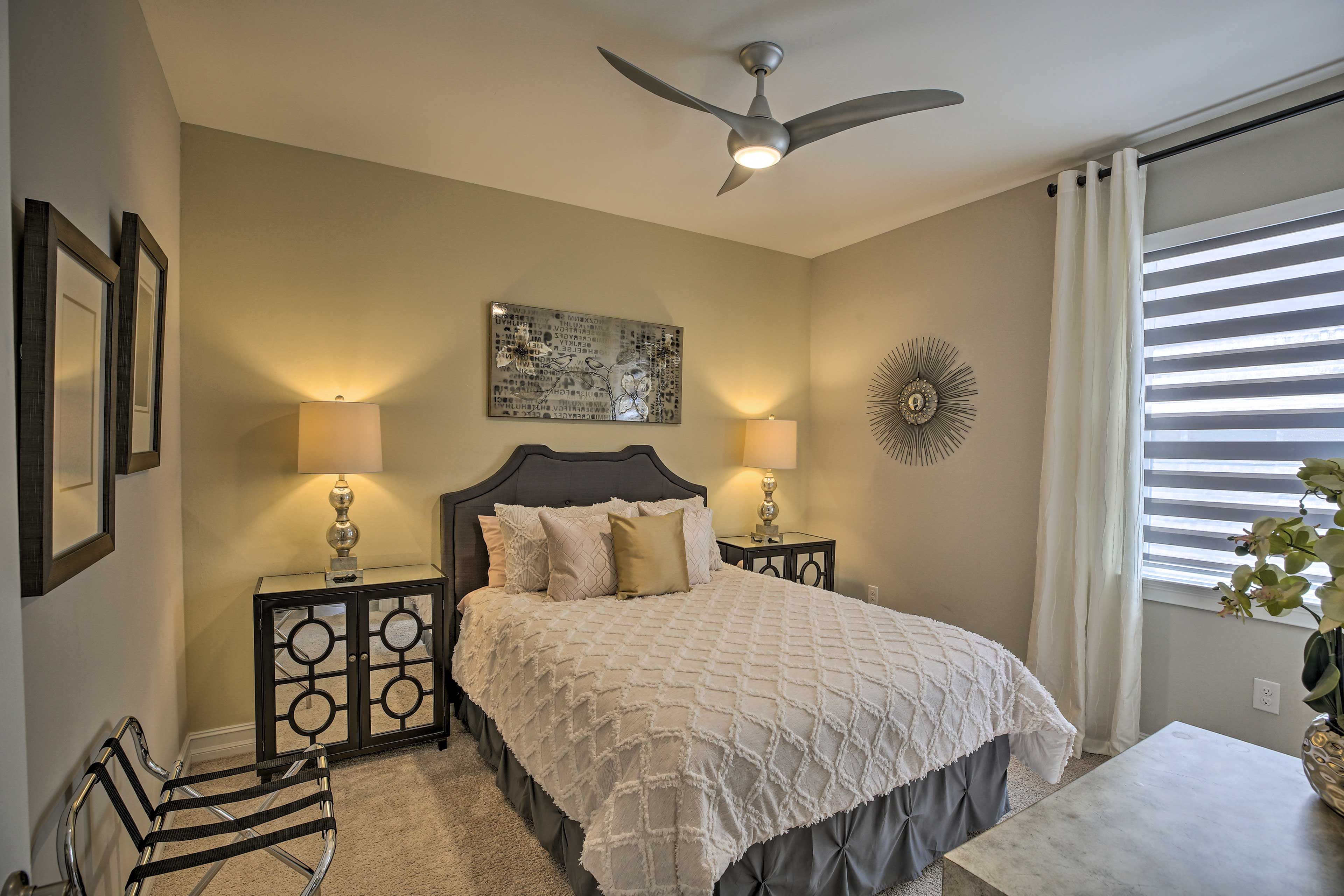 Bedroom 2 | Queen Bed