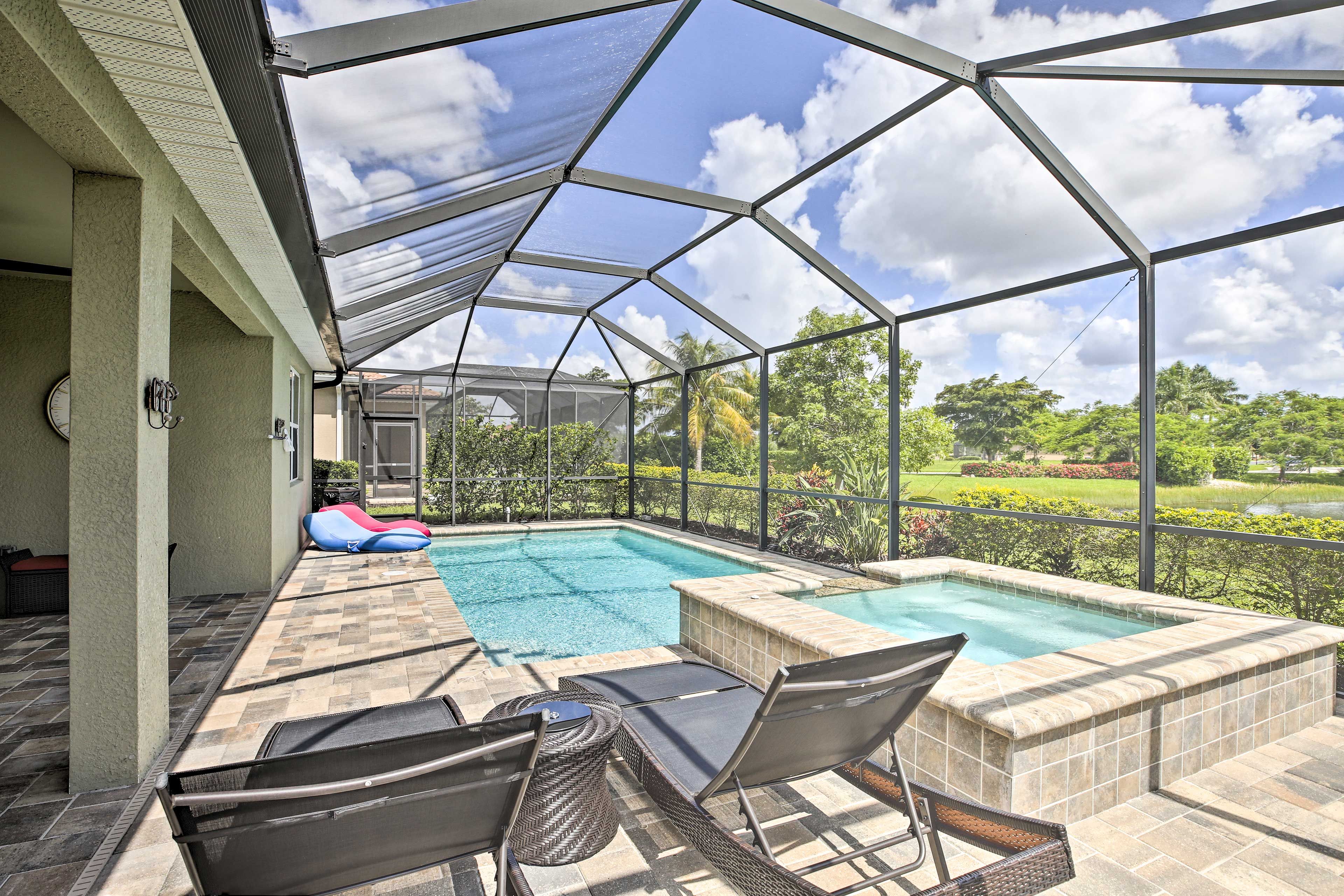 Screened Lanai | Hot Tub