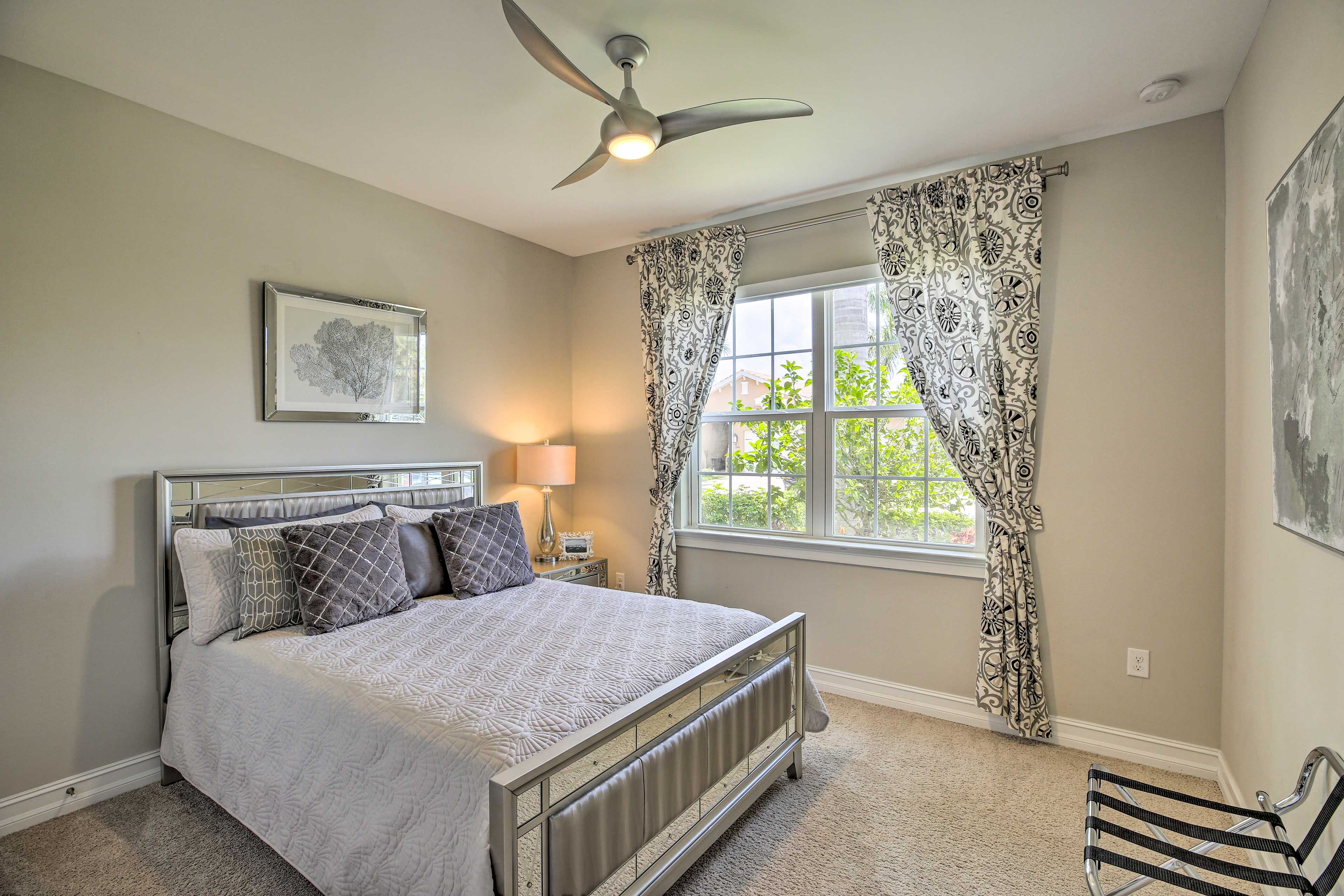 Bedroom 3 | Queen Bed