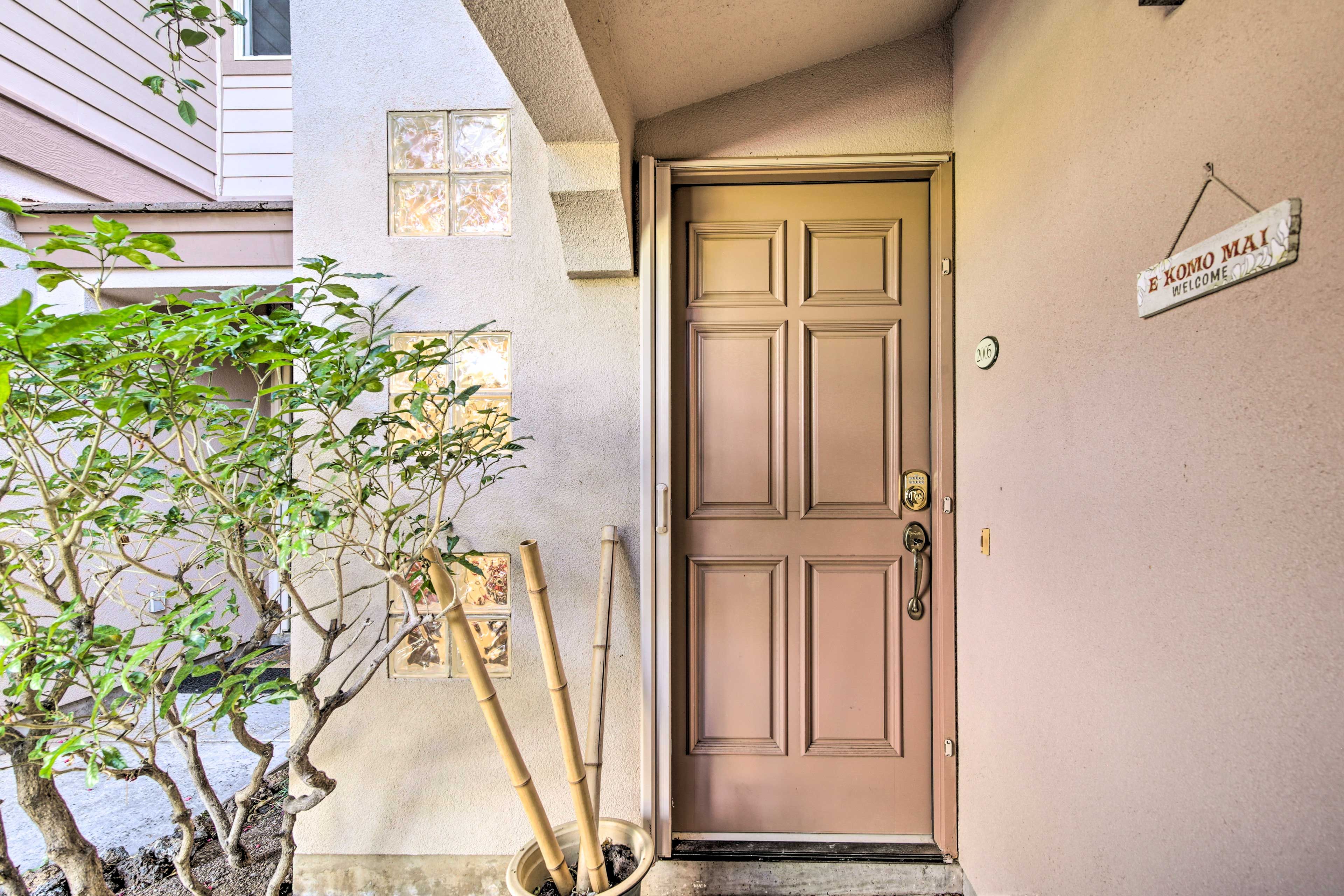 Condo Exterior | Step-Free Entry