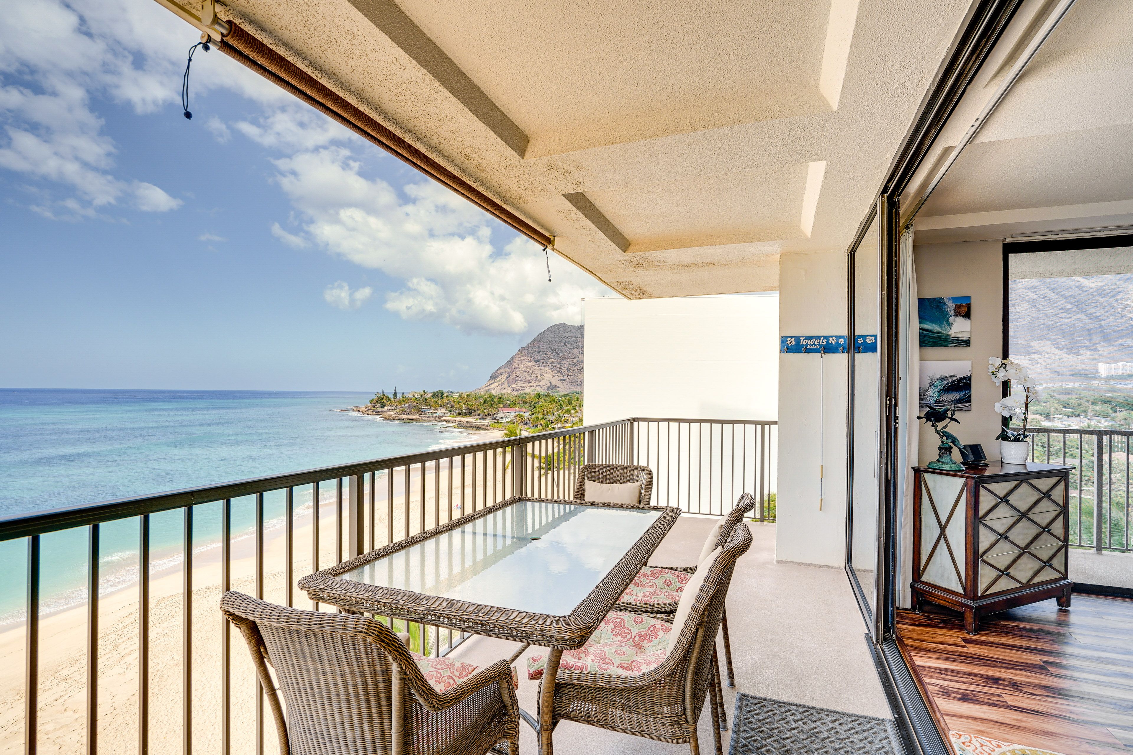 Wraparound Lanai | Dining Area | Ocean & Mountain Views
