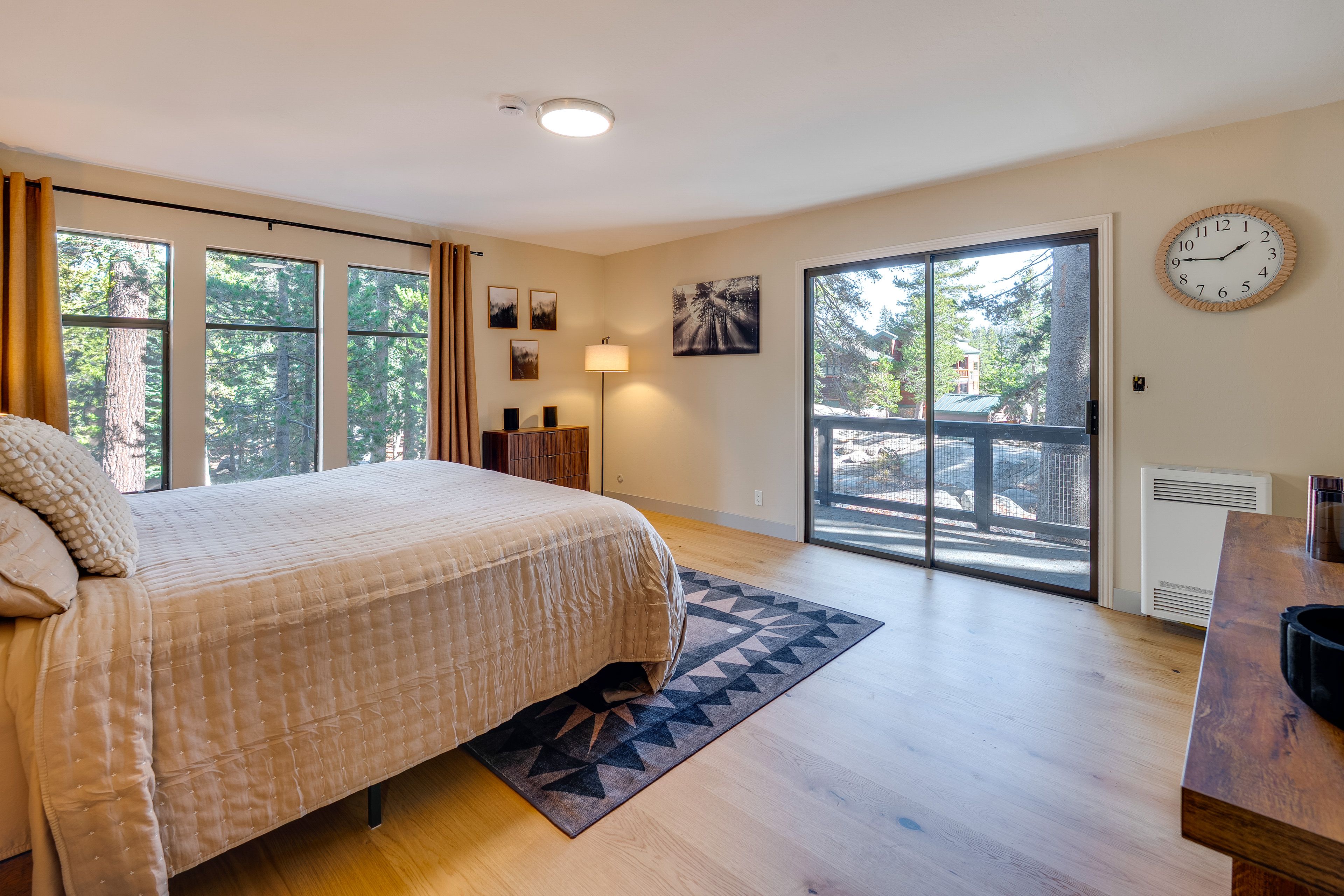 Bedroom 1 | King Bed | Upper Floor