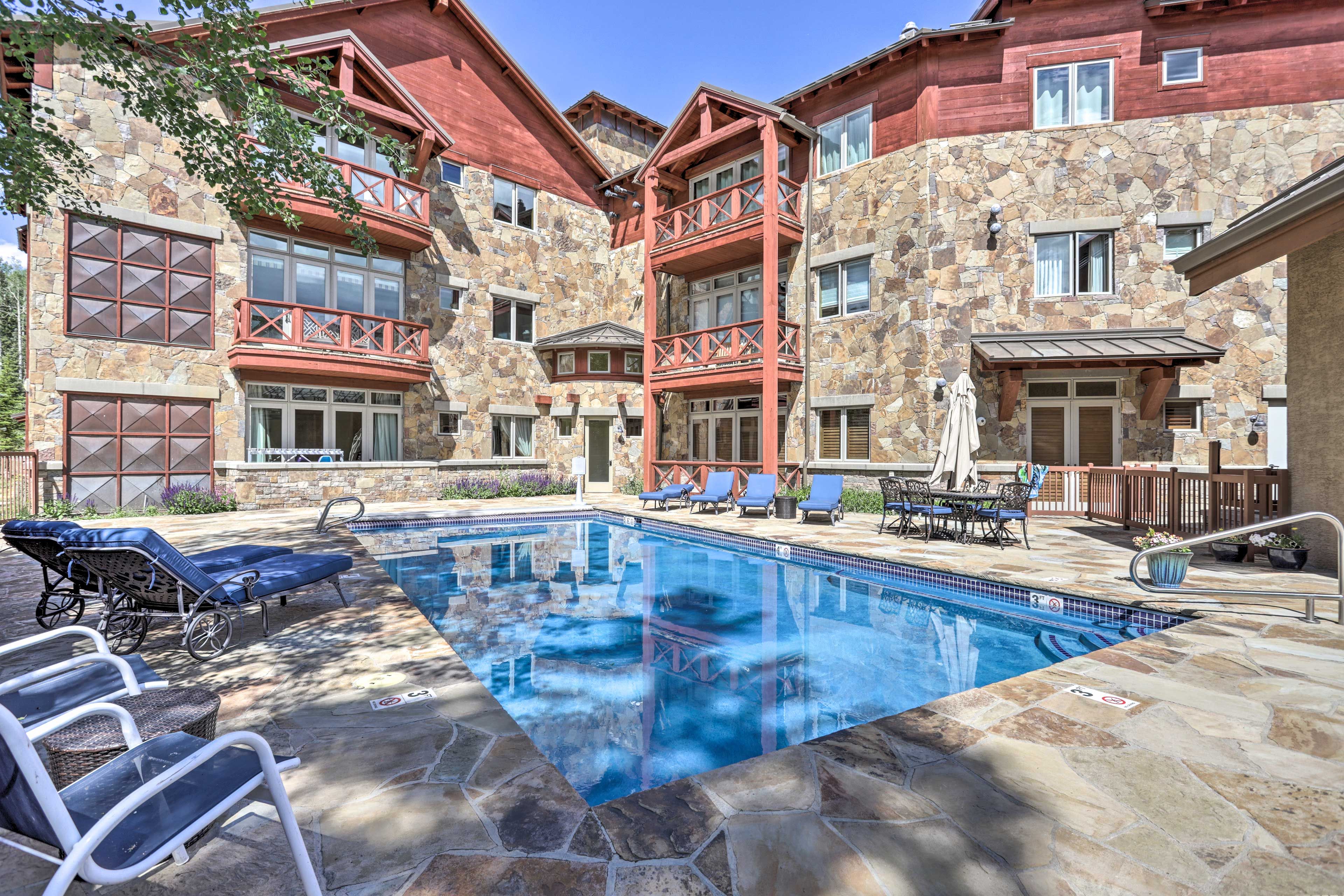The Lorian Community Amenities | Pool