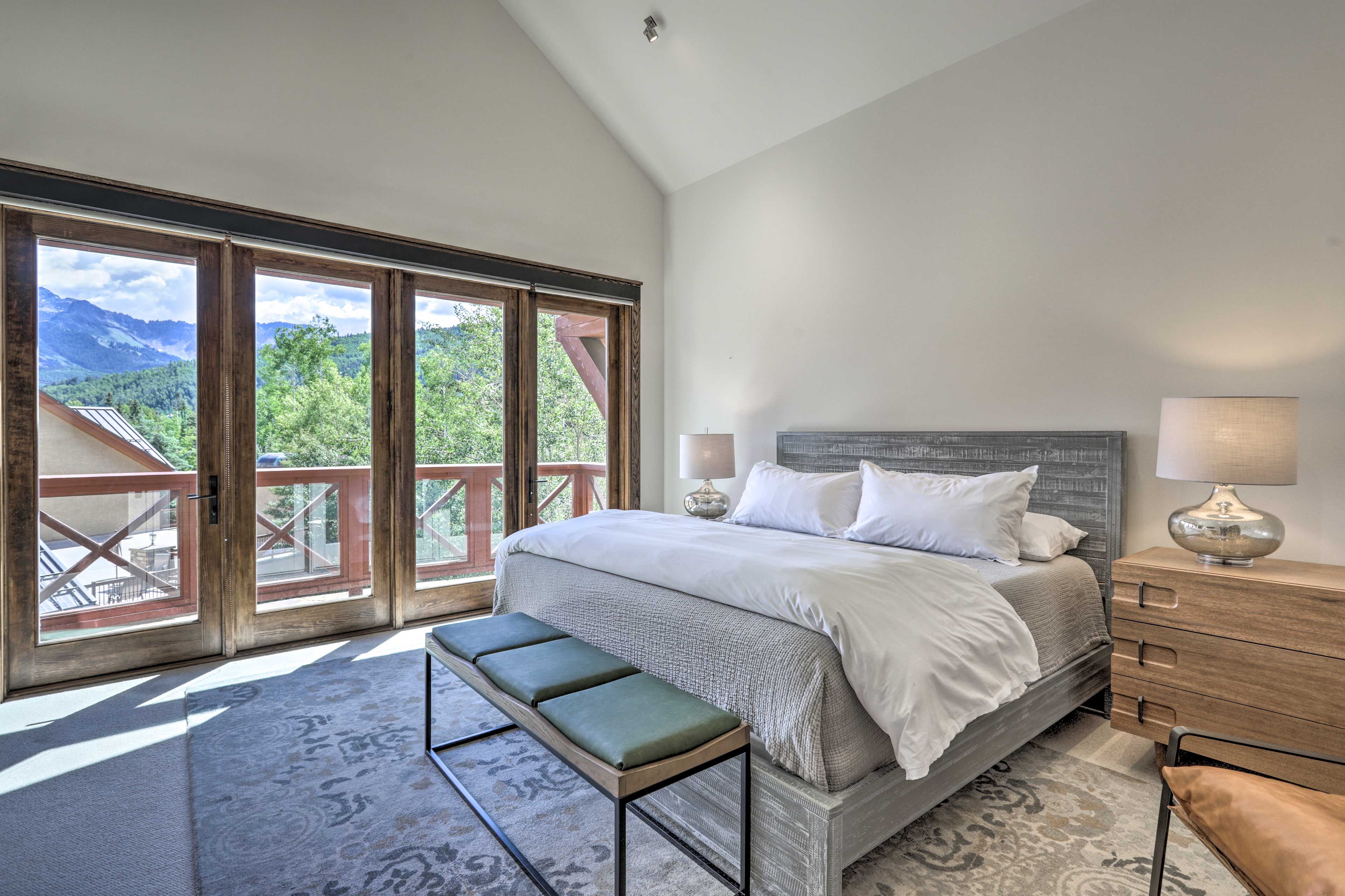 Bedroom 2 | King Bed | En-Suite Bathroom