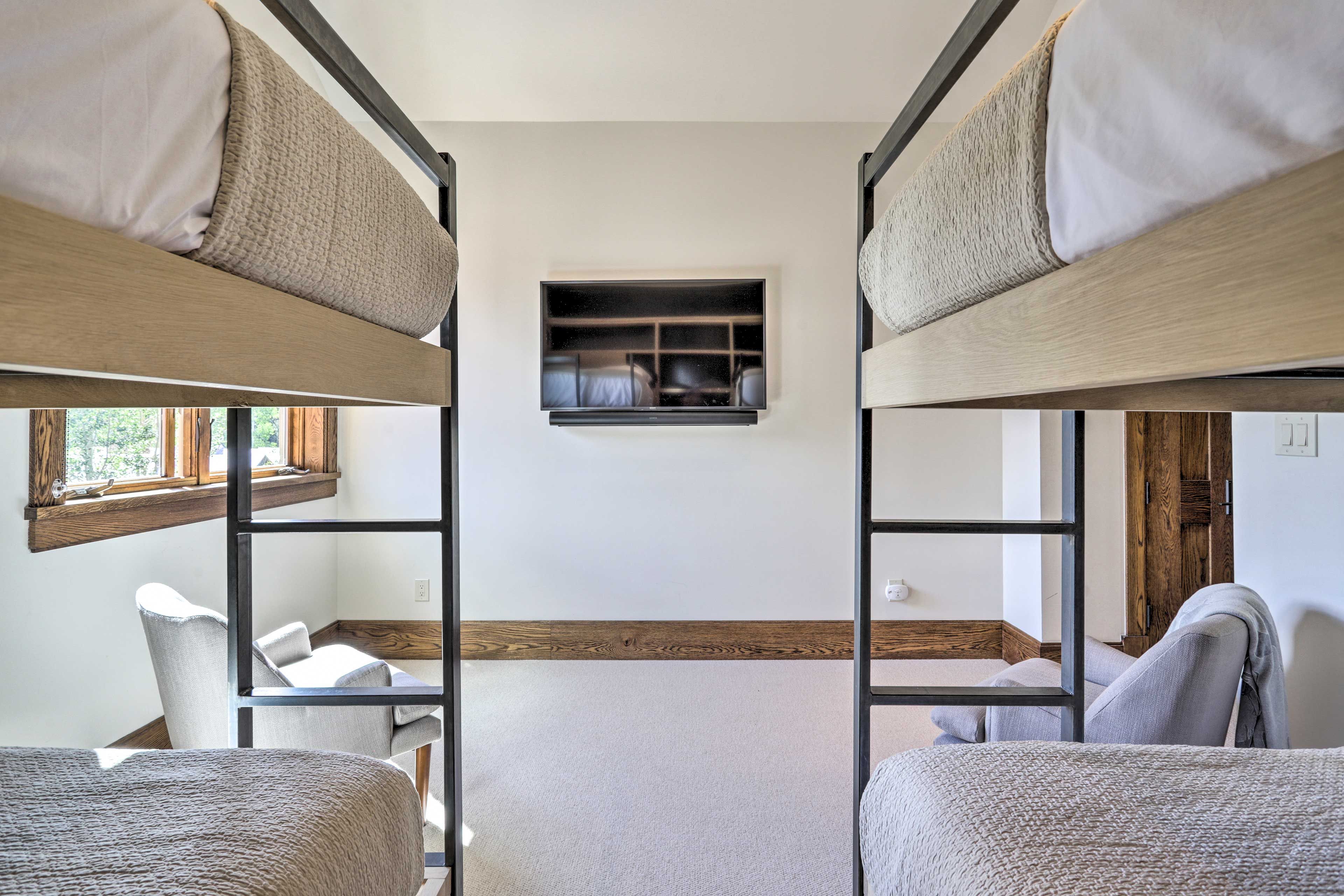 Bedroom 4 | Smart TV
