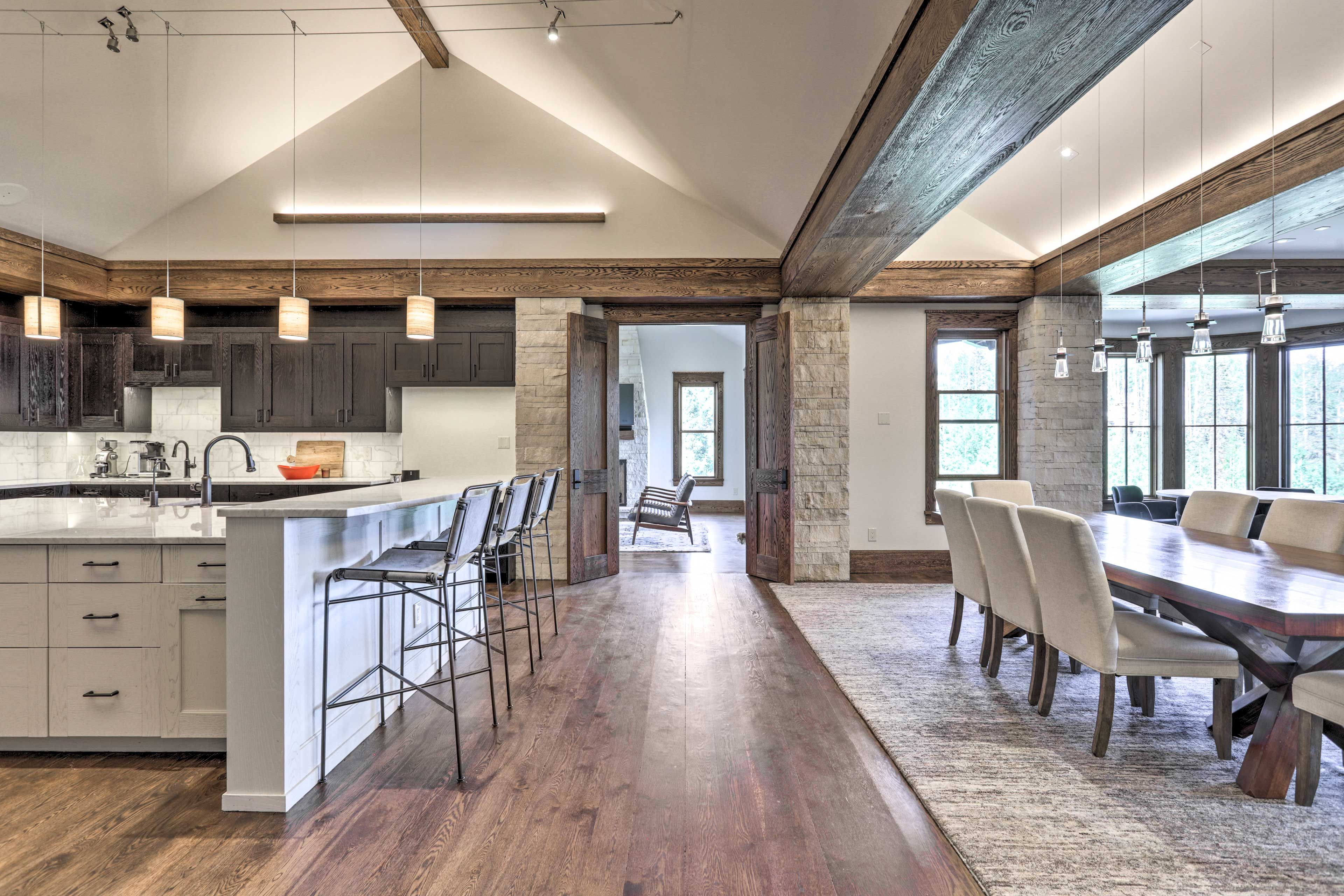 Kitchen | Dining Area
