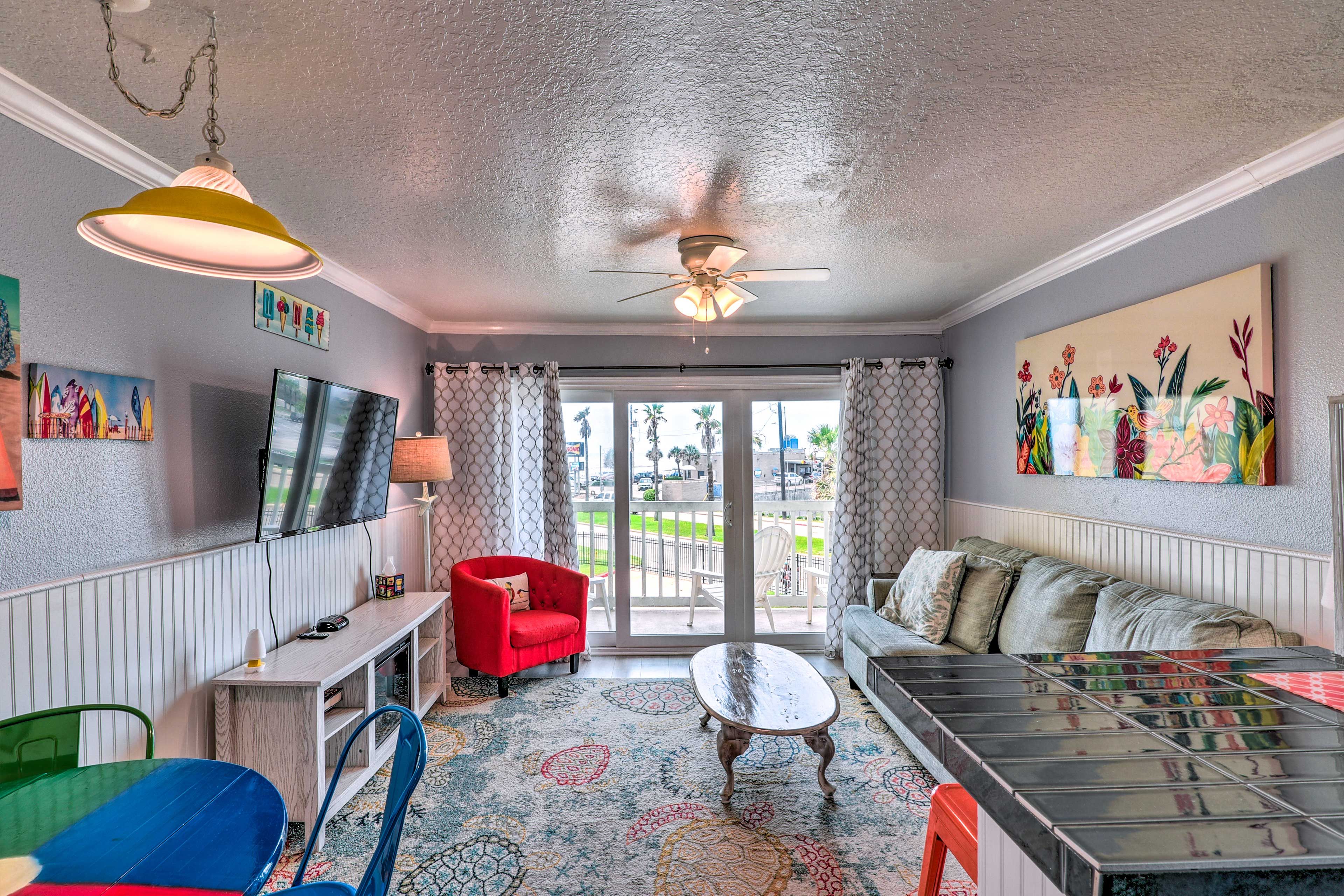 Living Room | Central AC/Heating
