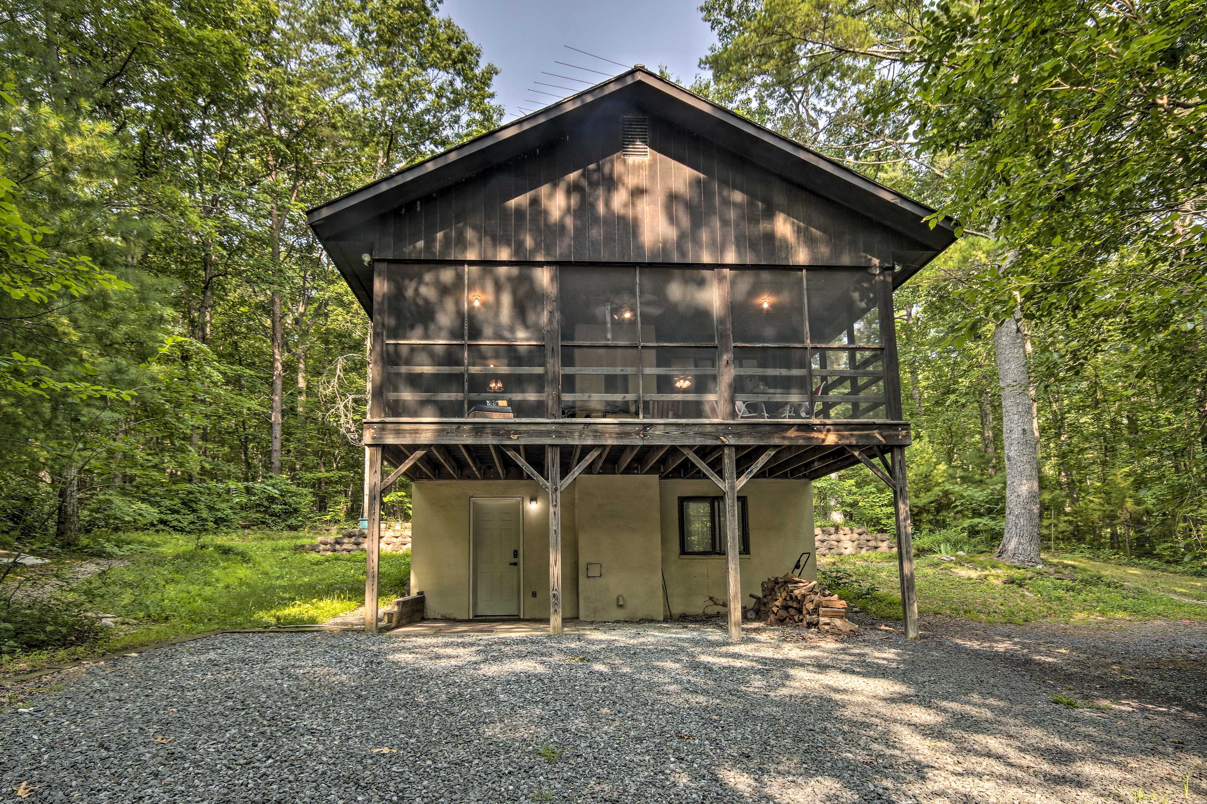 Home Exterior | Driveway Parking (6 Vehicles)