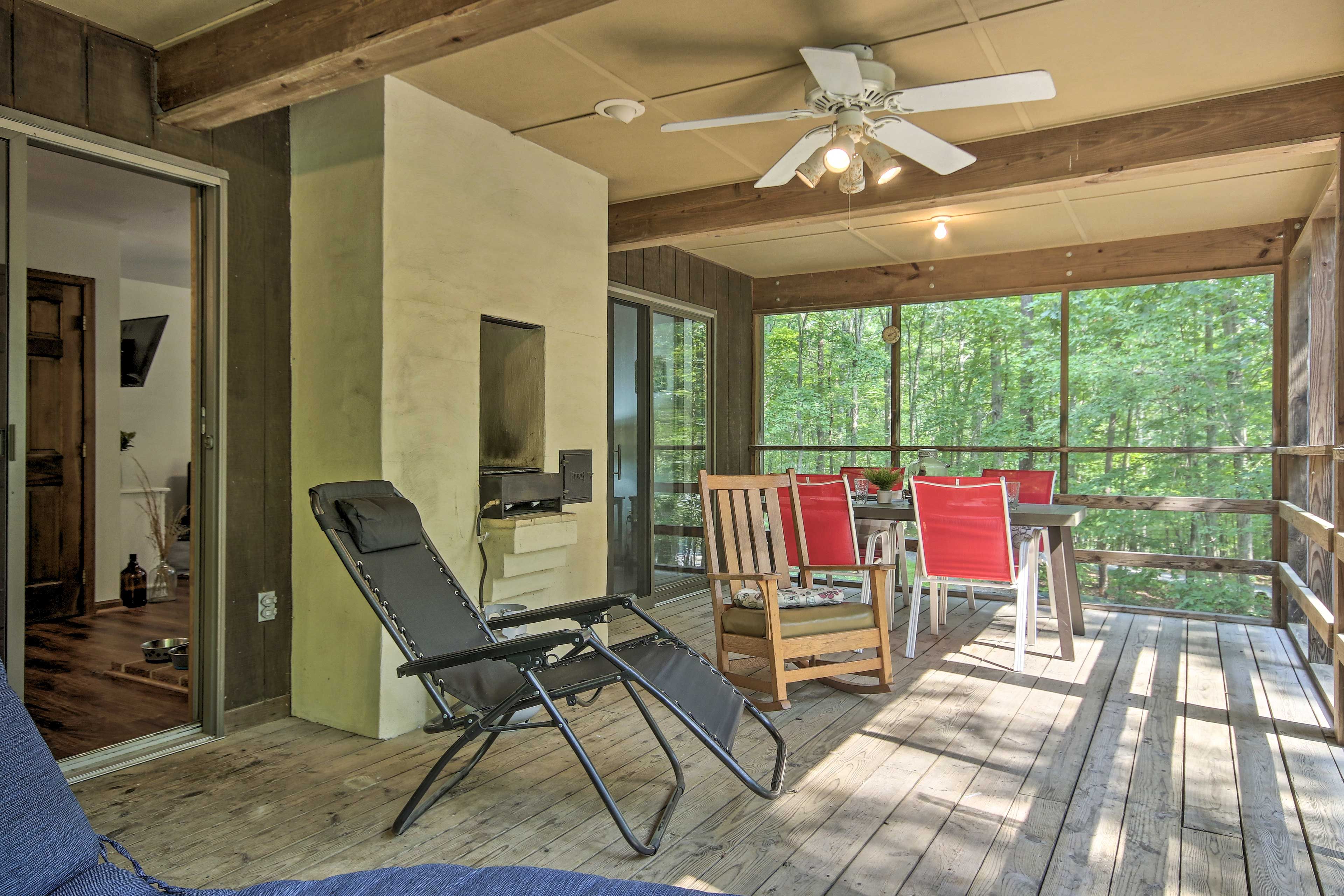 Screened-In Porch | Main Floor