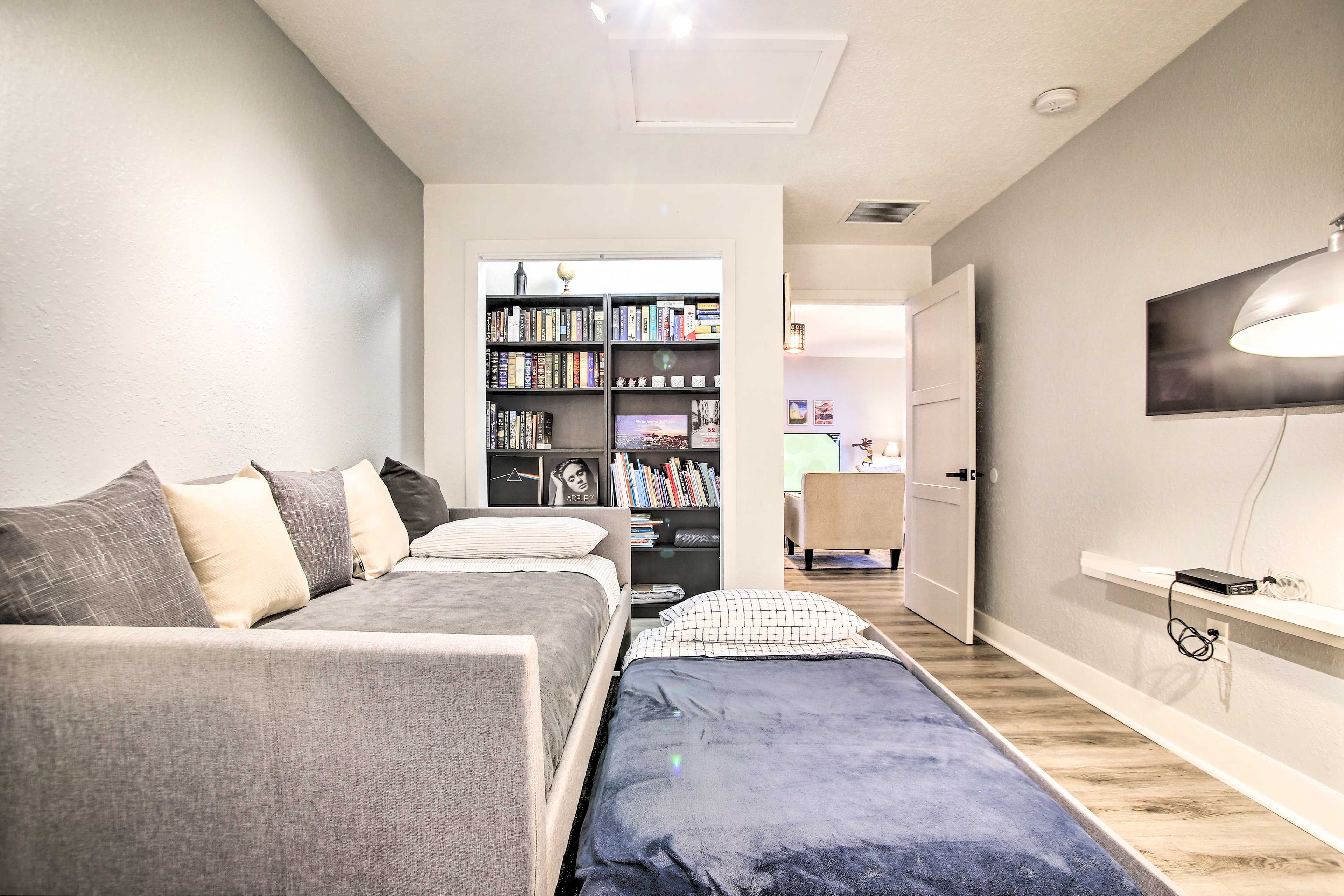 Bedroom 4 (Office)