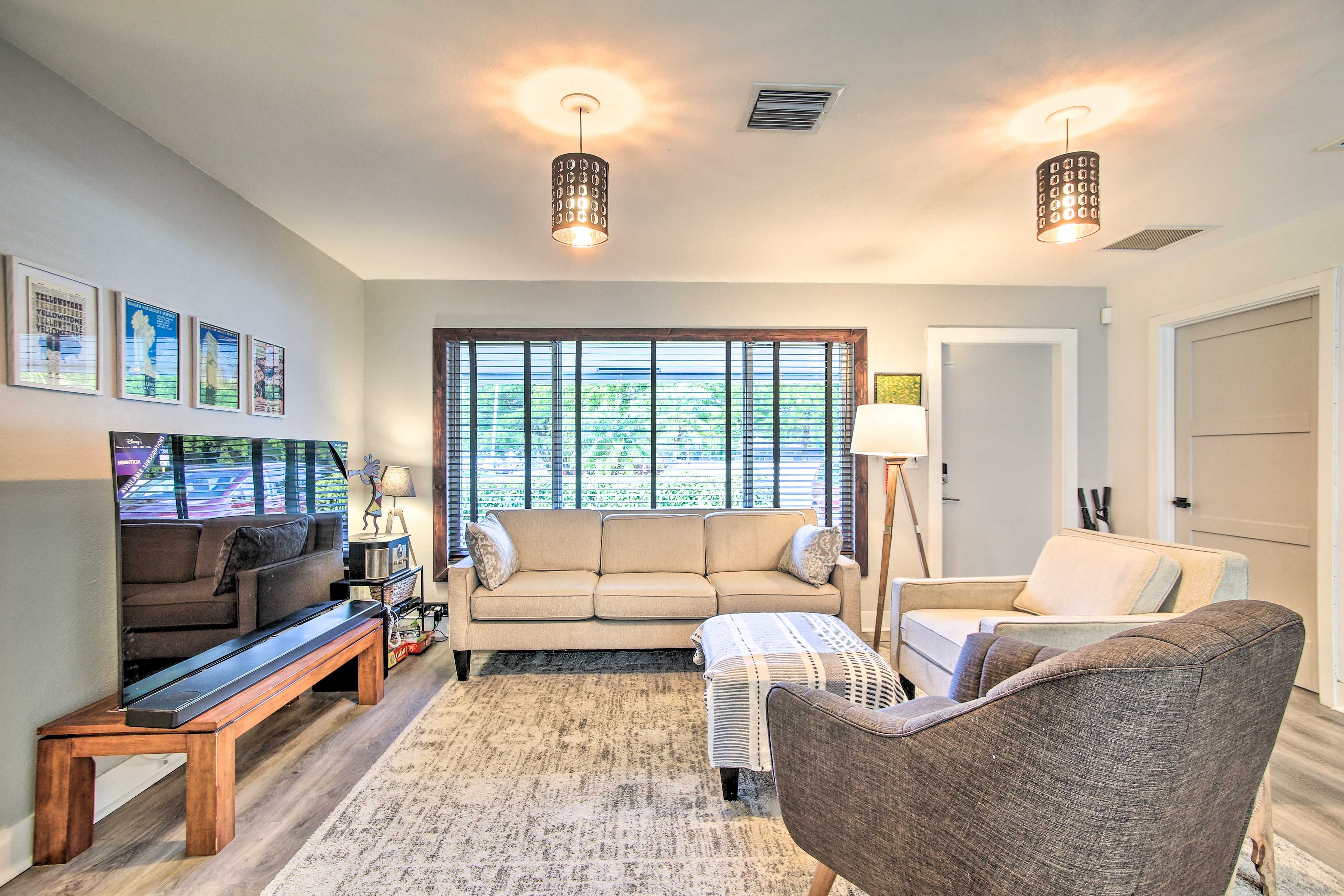 Living Room | Free WiFi