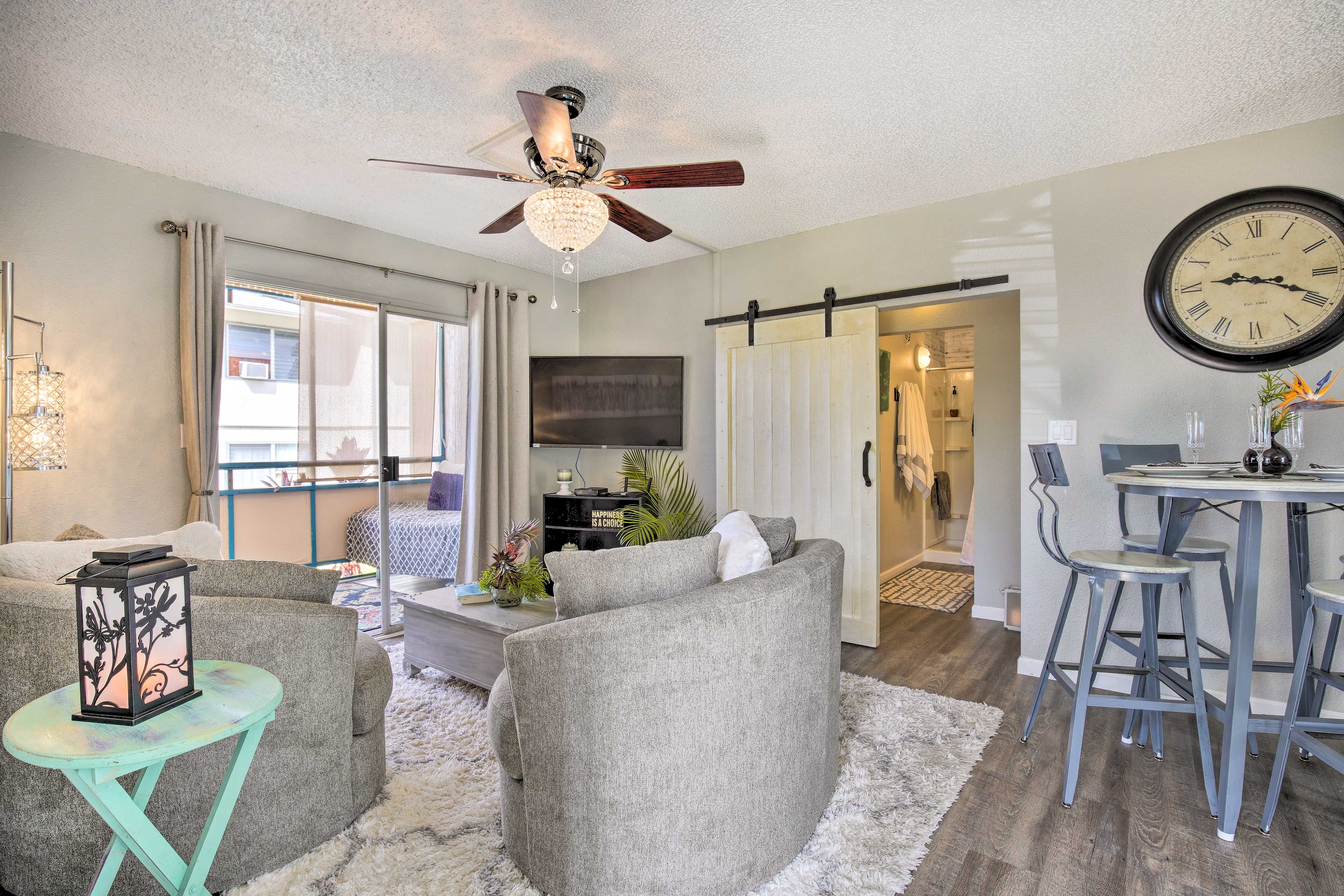 Living Room | Smart TV