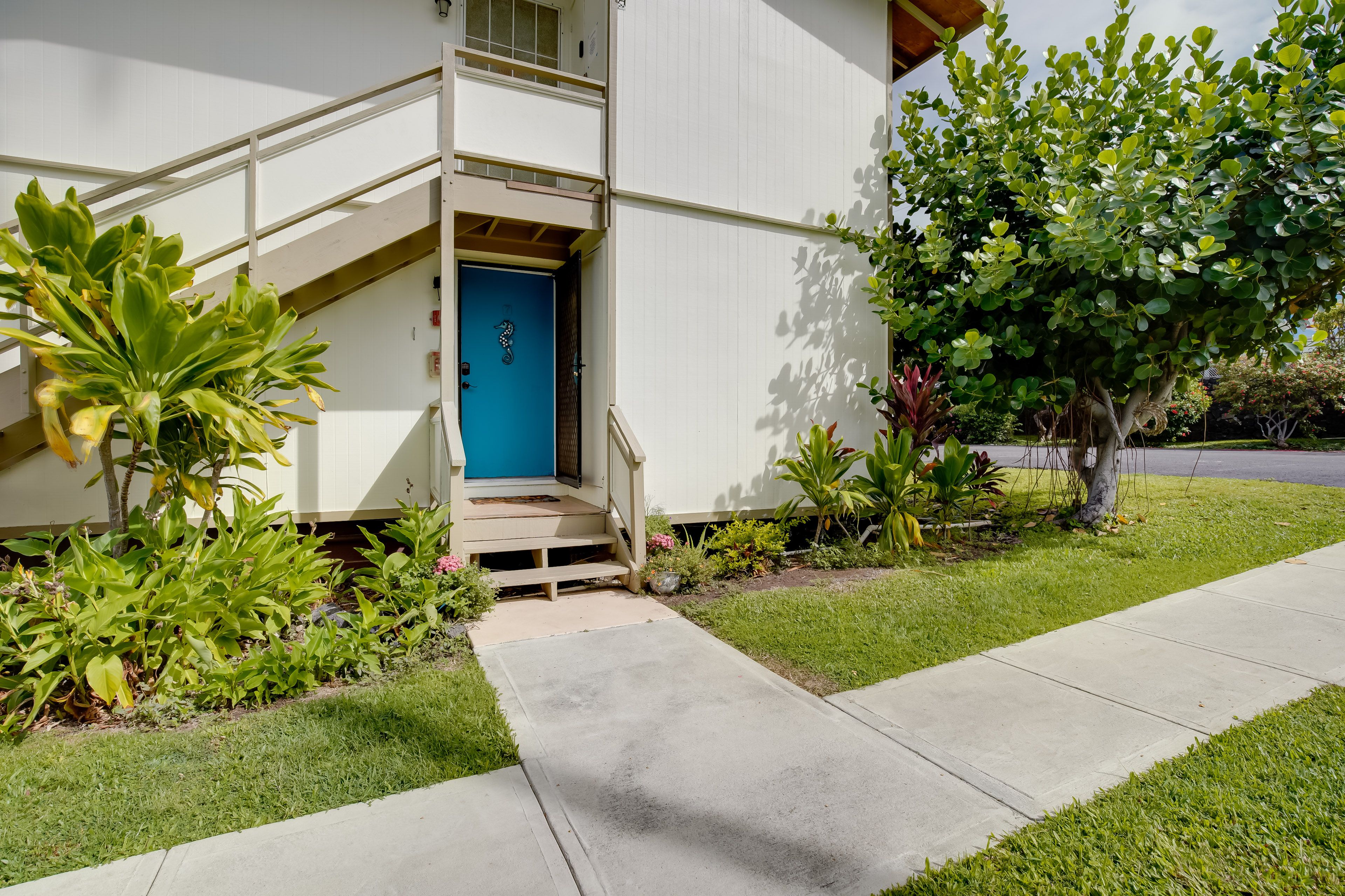 Front Entrance | Stairs Required