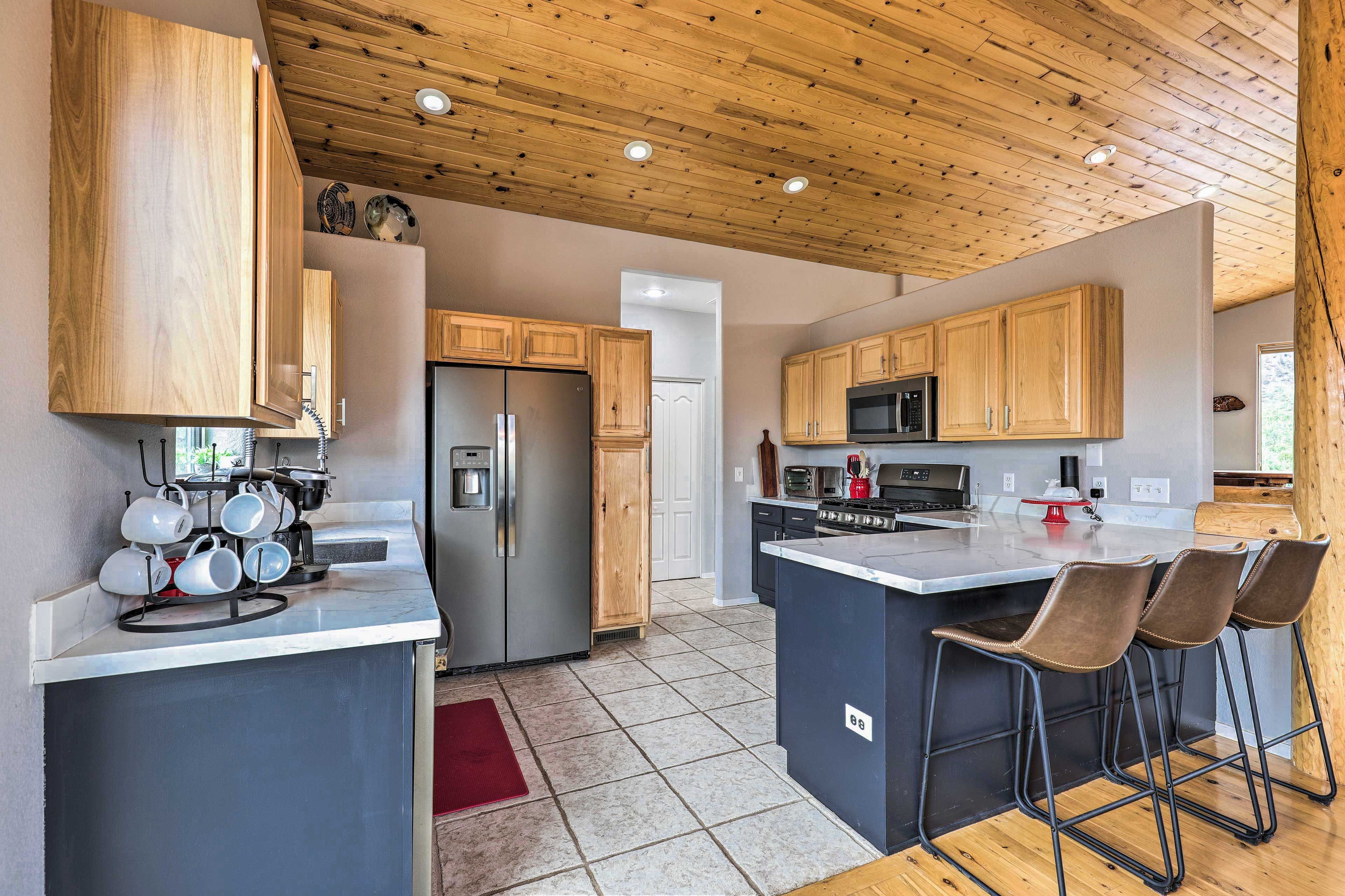 Fully Equipped Kitchen | Microwave