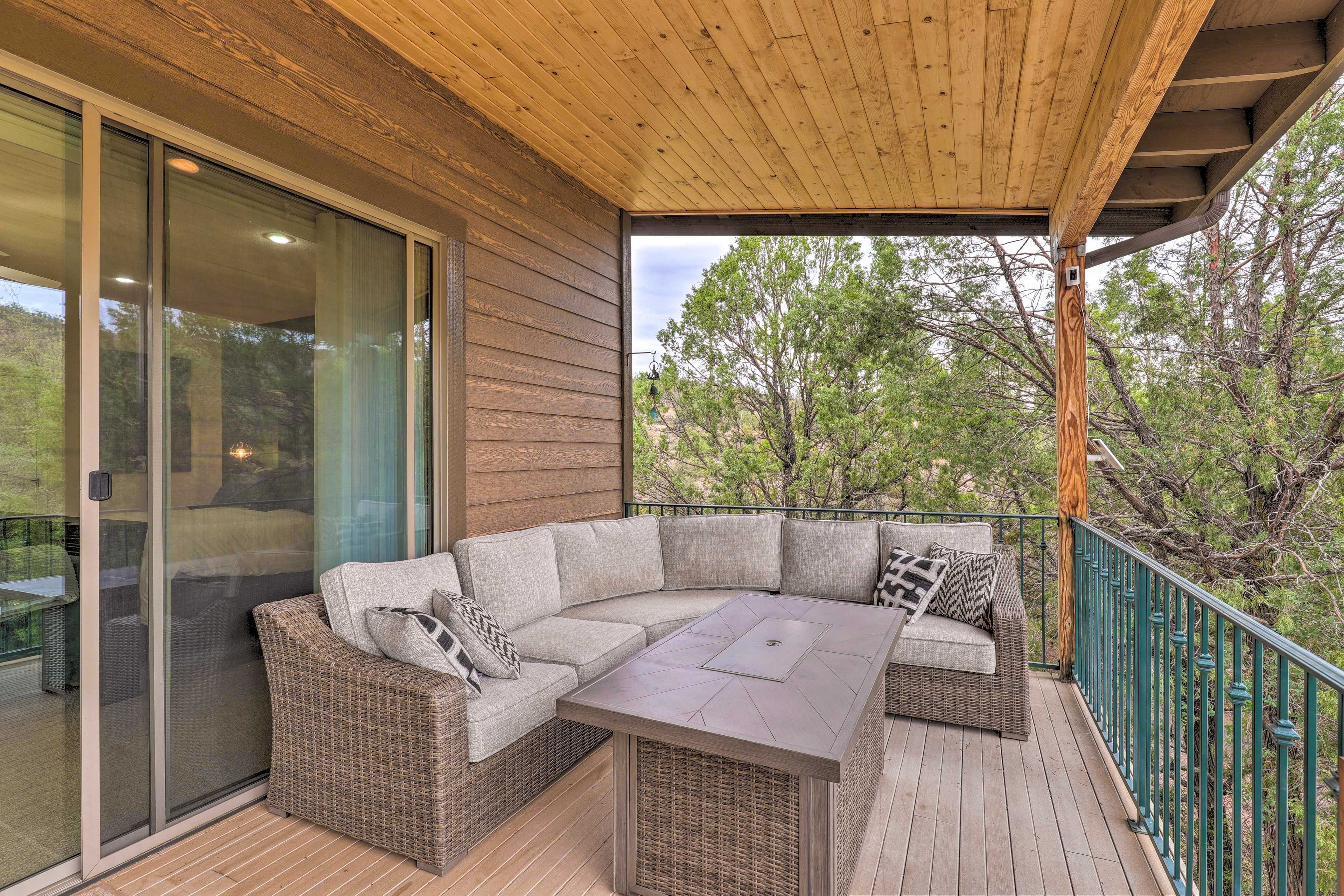Wraparound Deck
