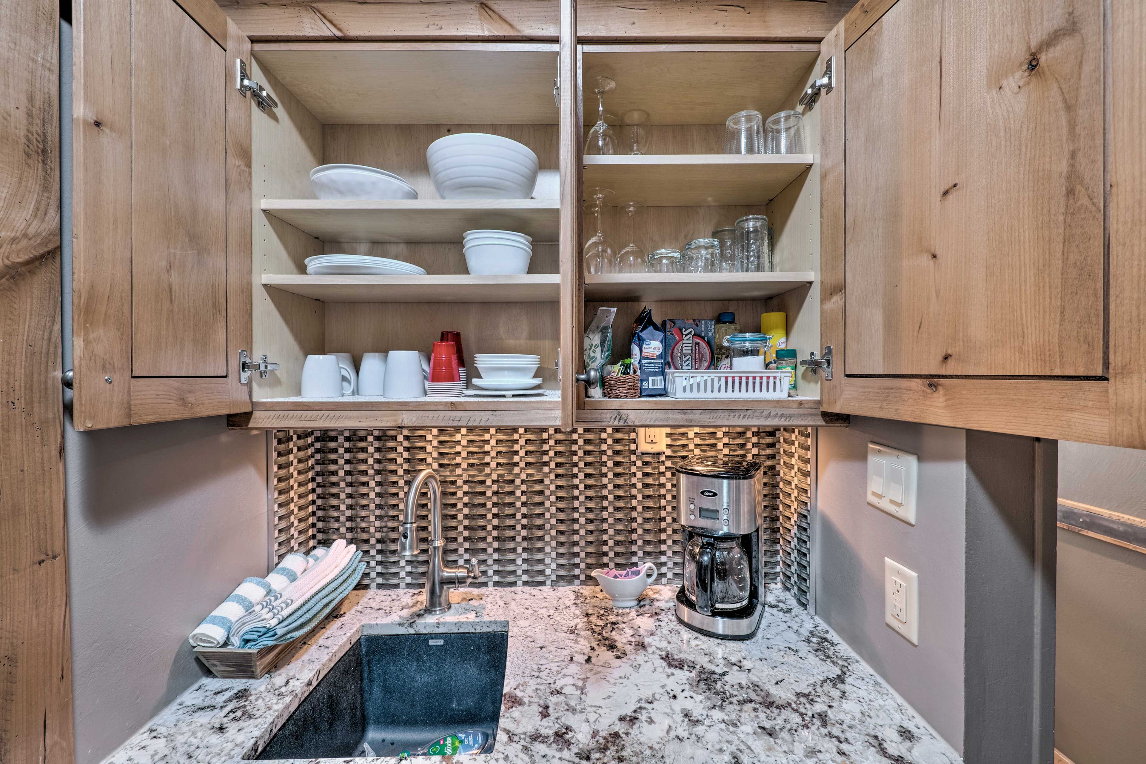 Well-Equipped Kitchenette