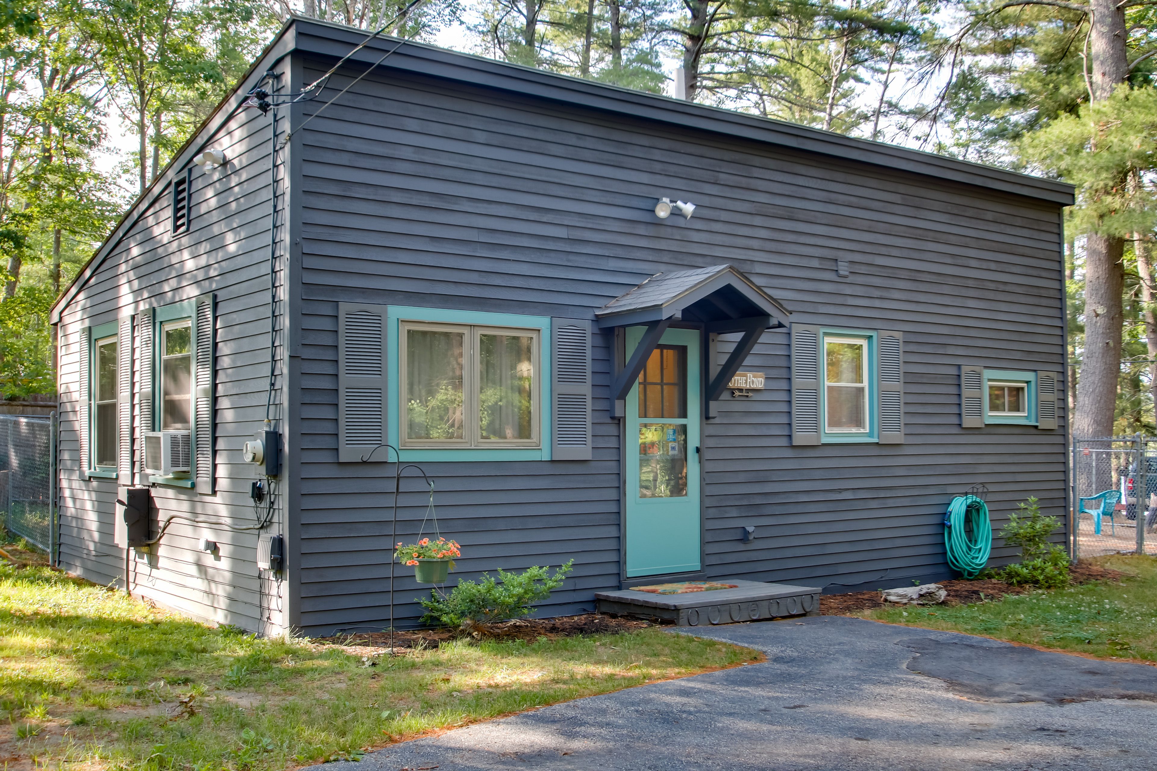 Home Exterior | Driveway Parking (2 Vehicles)