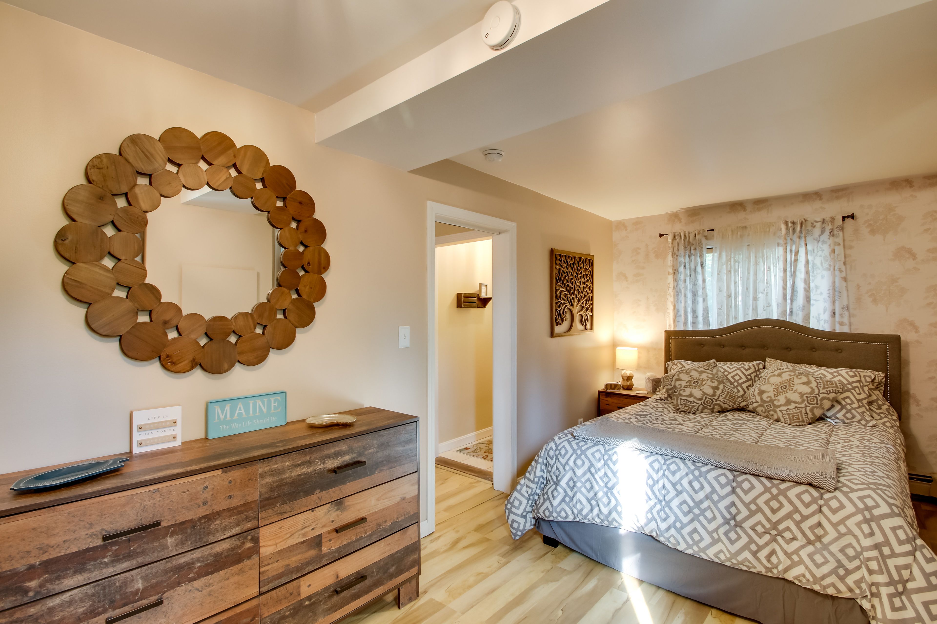 Bedroom | Queen Bed