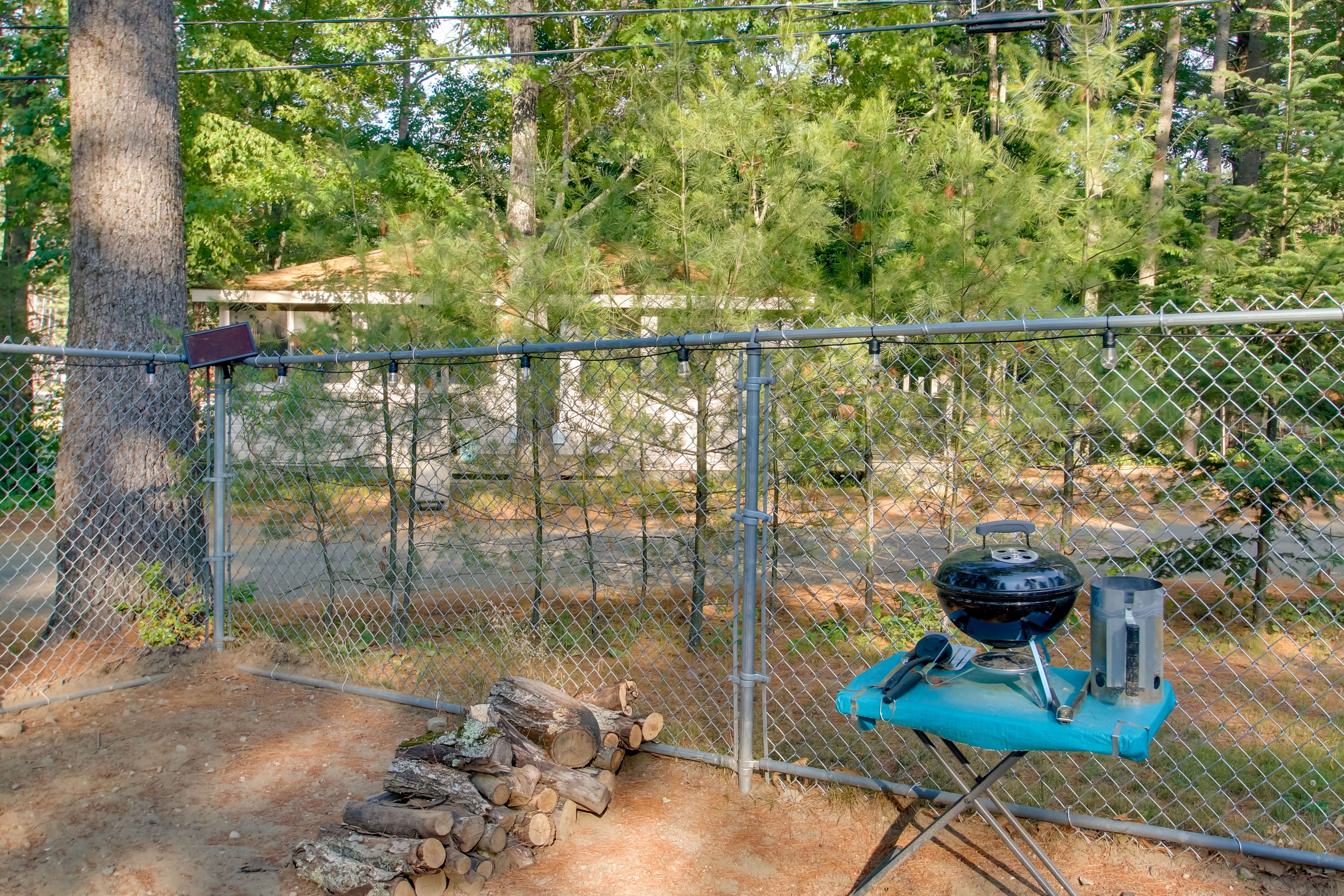 Fenced-In Yard | Charcoal Grill