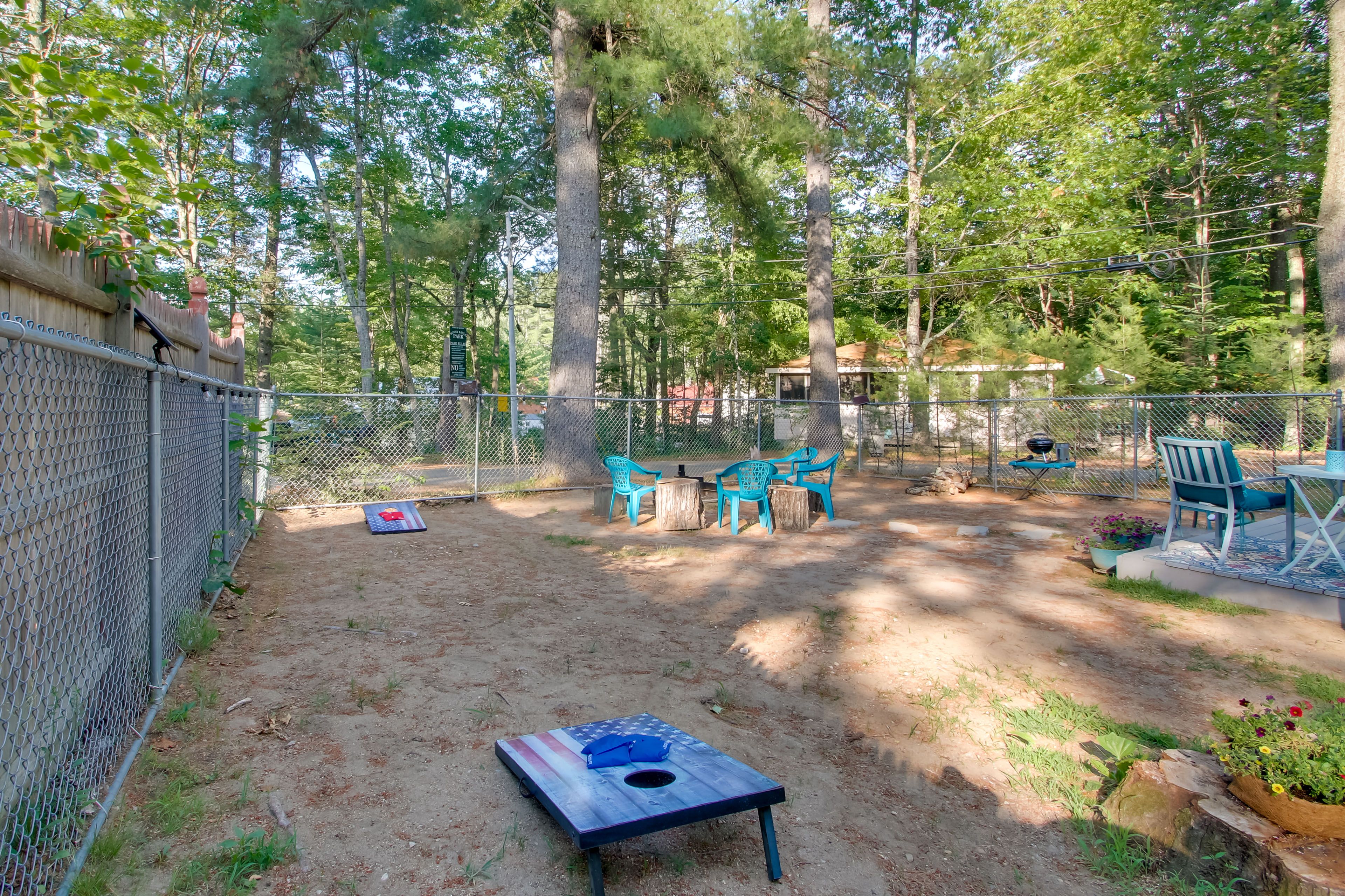 Fenced-In Yard | Cornhole