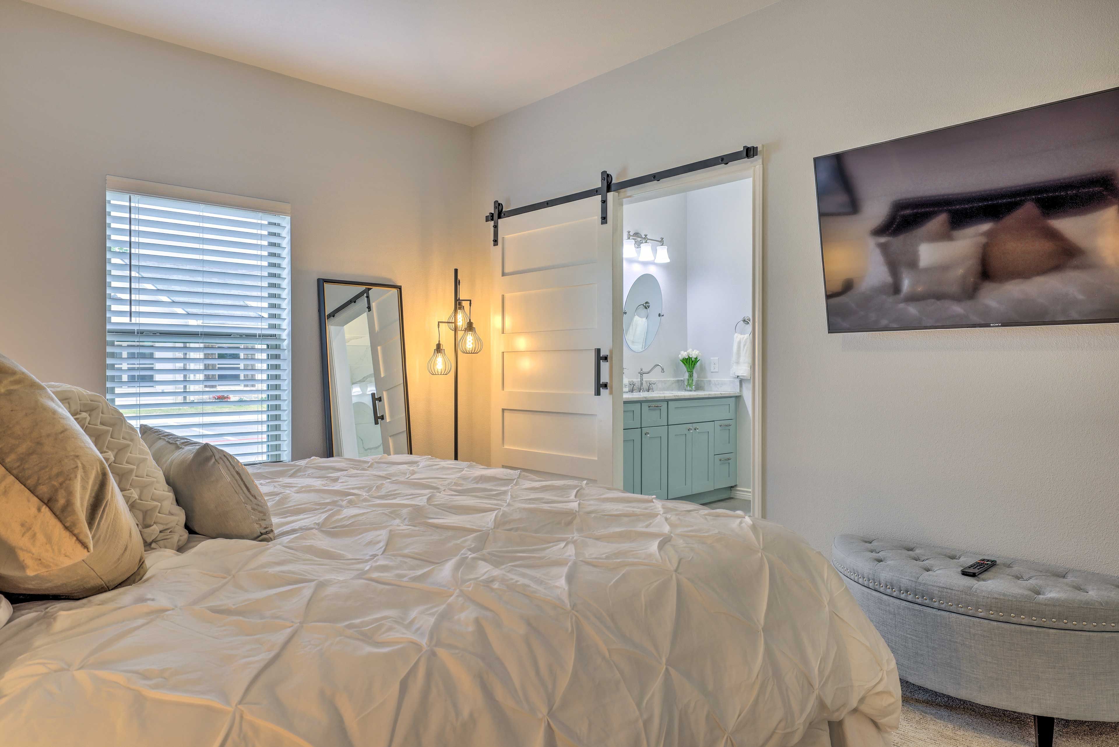 Bedroom 1 | Smart TV