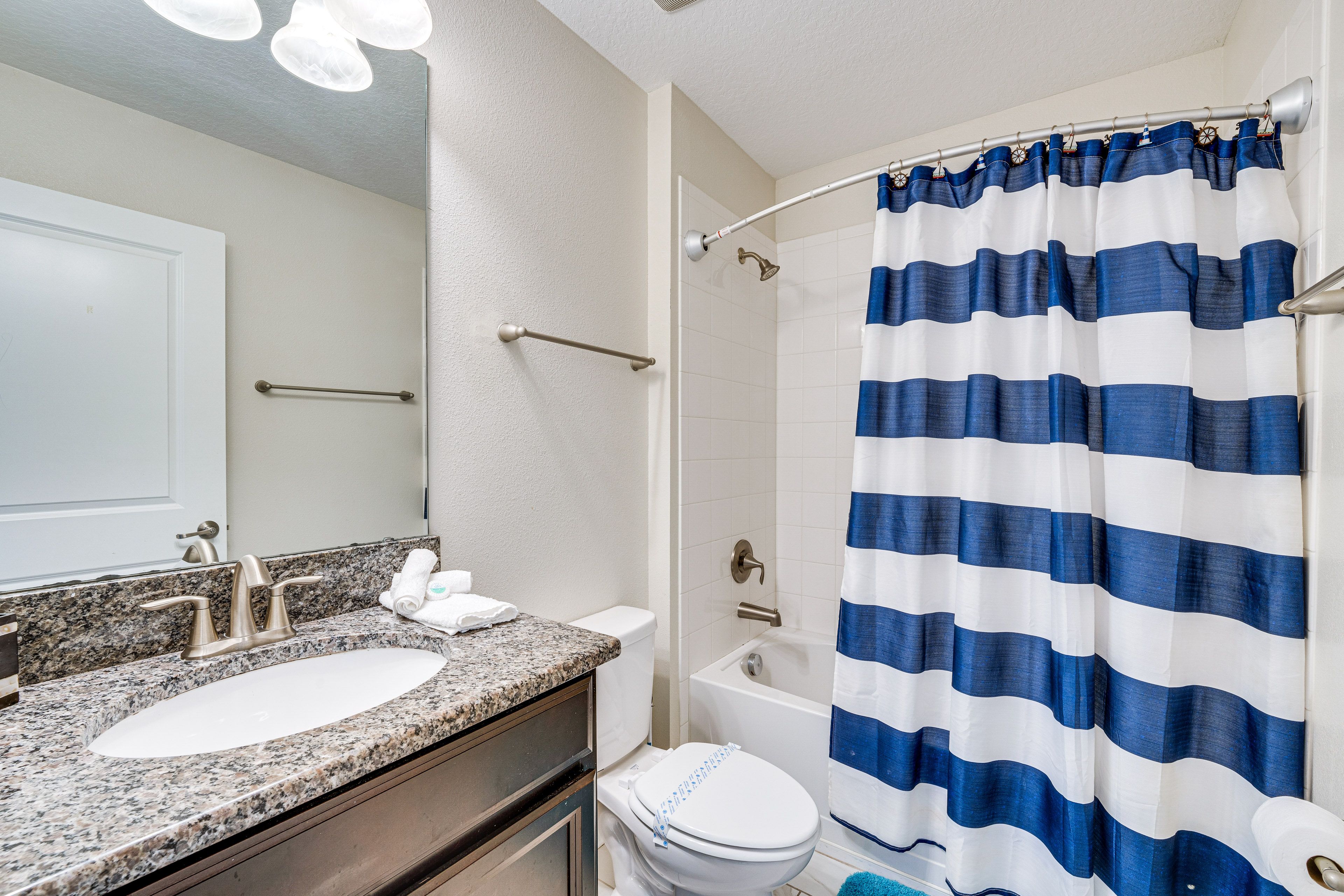 Full Bathroom | 2nd Floor
