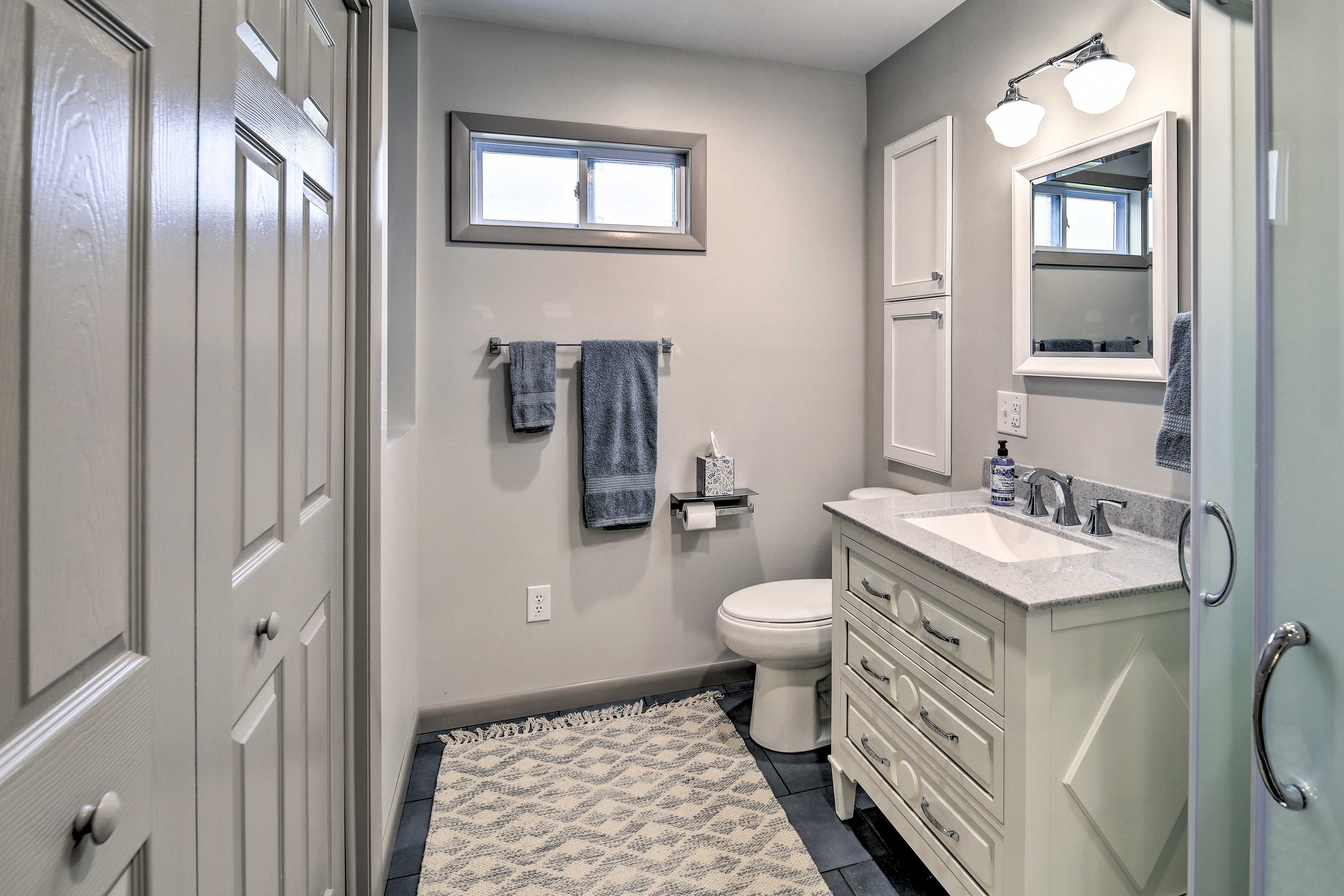 3-Piece Bathroom | Complimentary Toiletries | Towels Provided