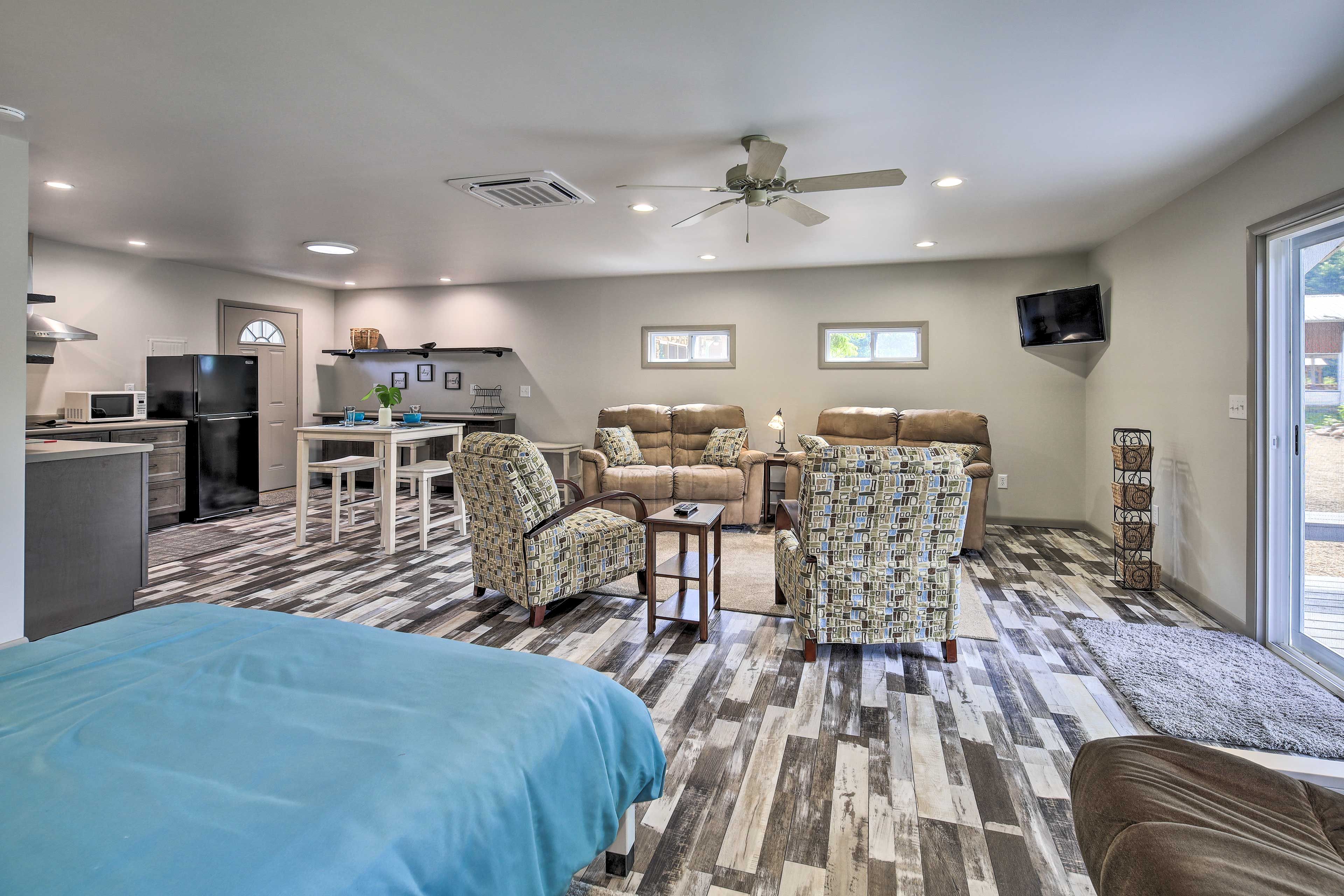 Elizabethton Vacation Rental | Studio | 1BA | 1 Level | 610 Sq Ft