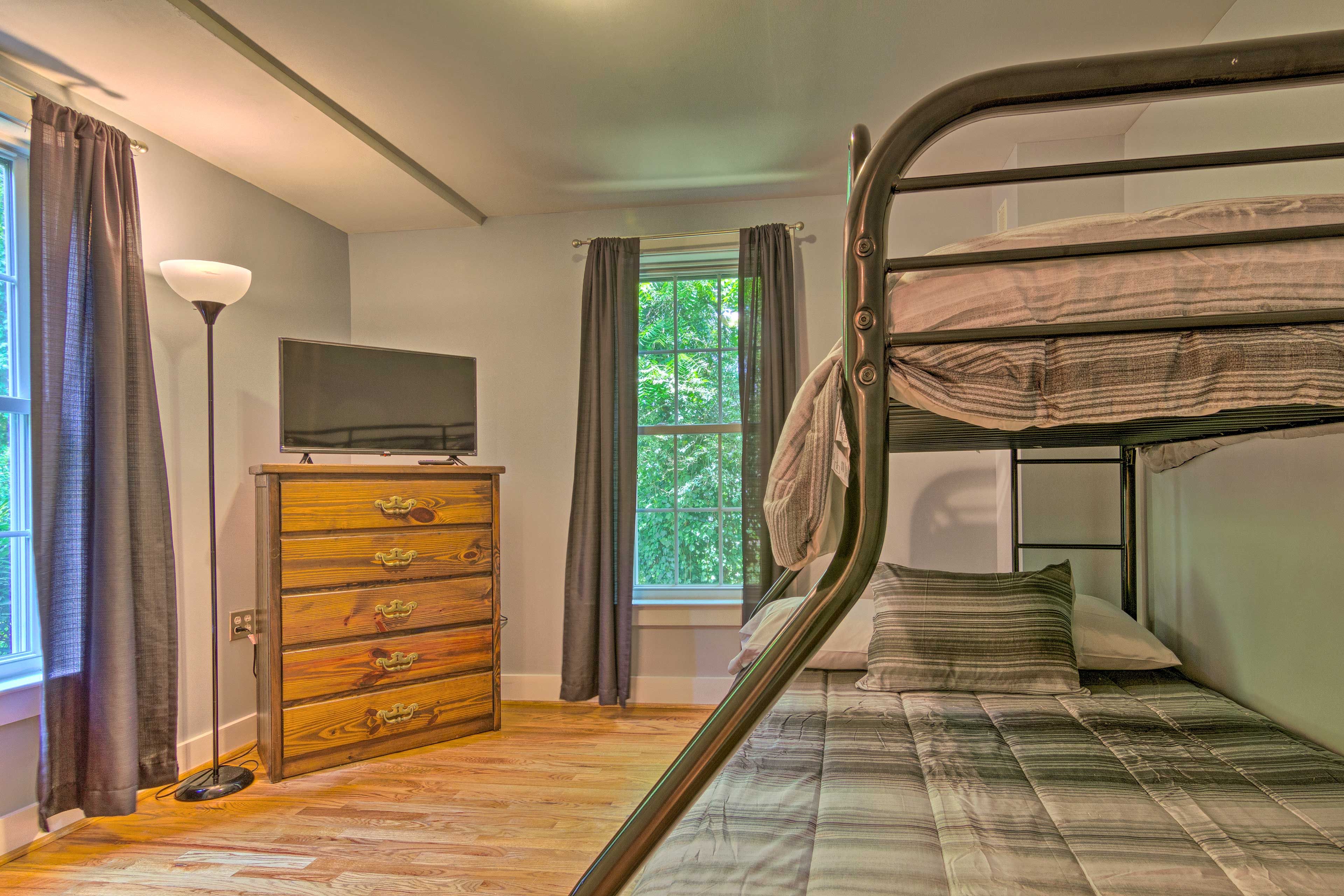 Bedroom 3 | Twin/Full Bunk Bed | 1st Floor