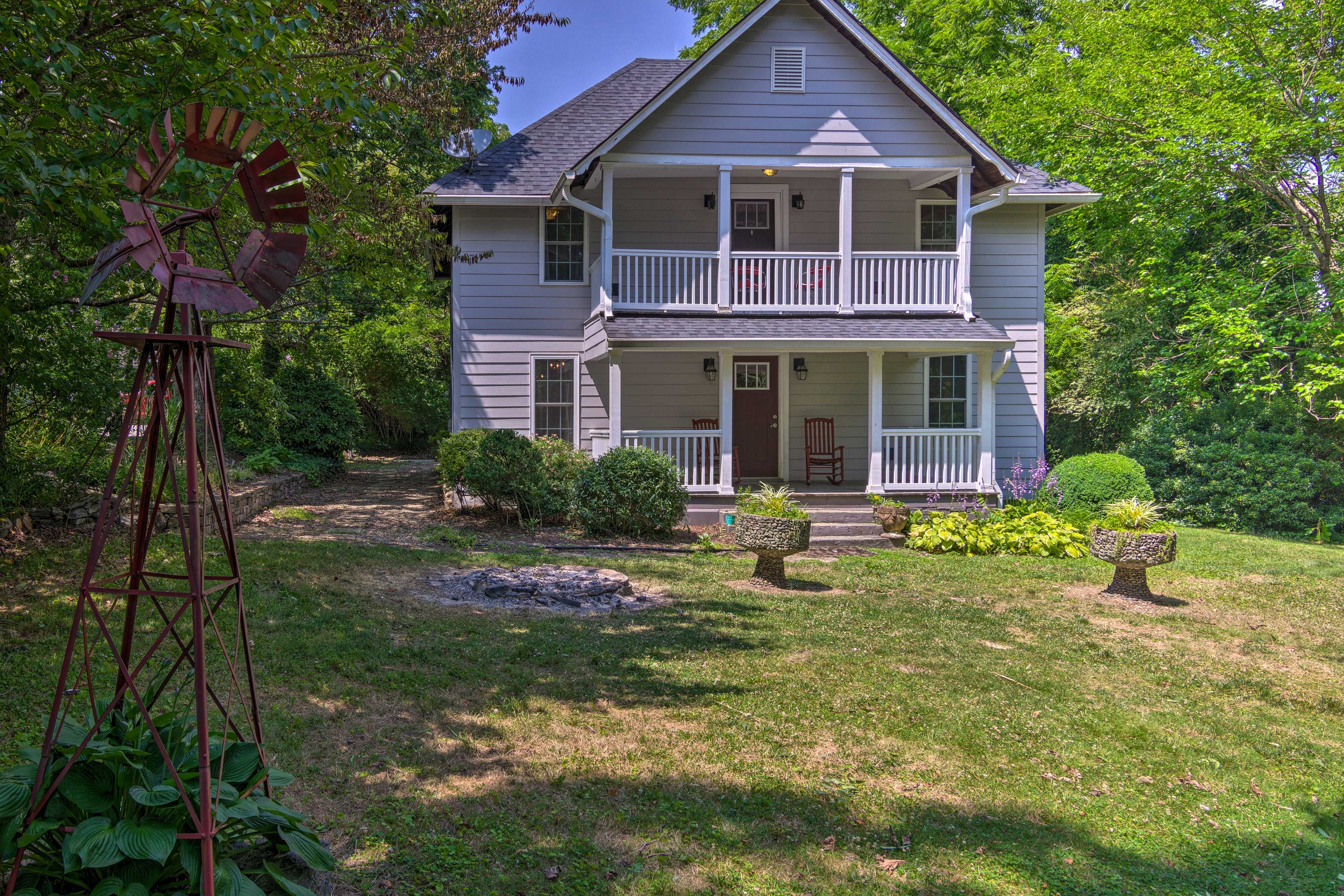 Property Exterior | Driveway (2 Vehicles) | Parking Pad (2 Vehicles)