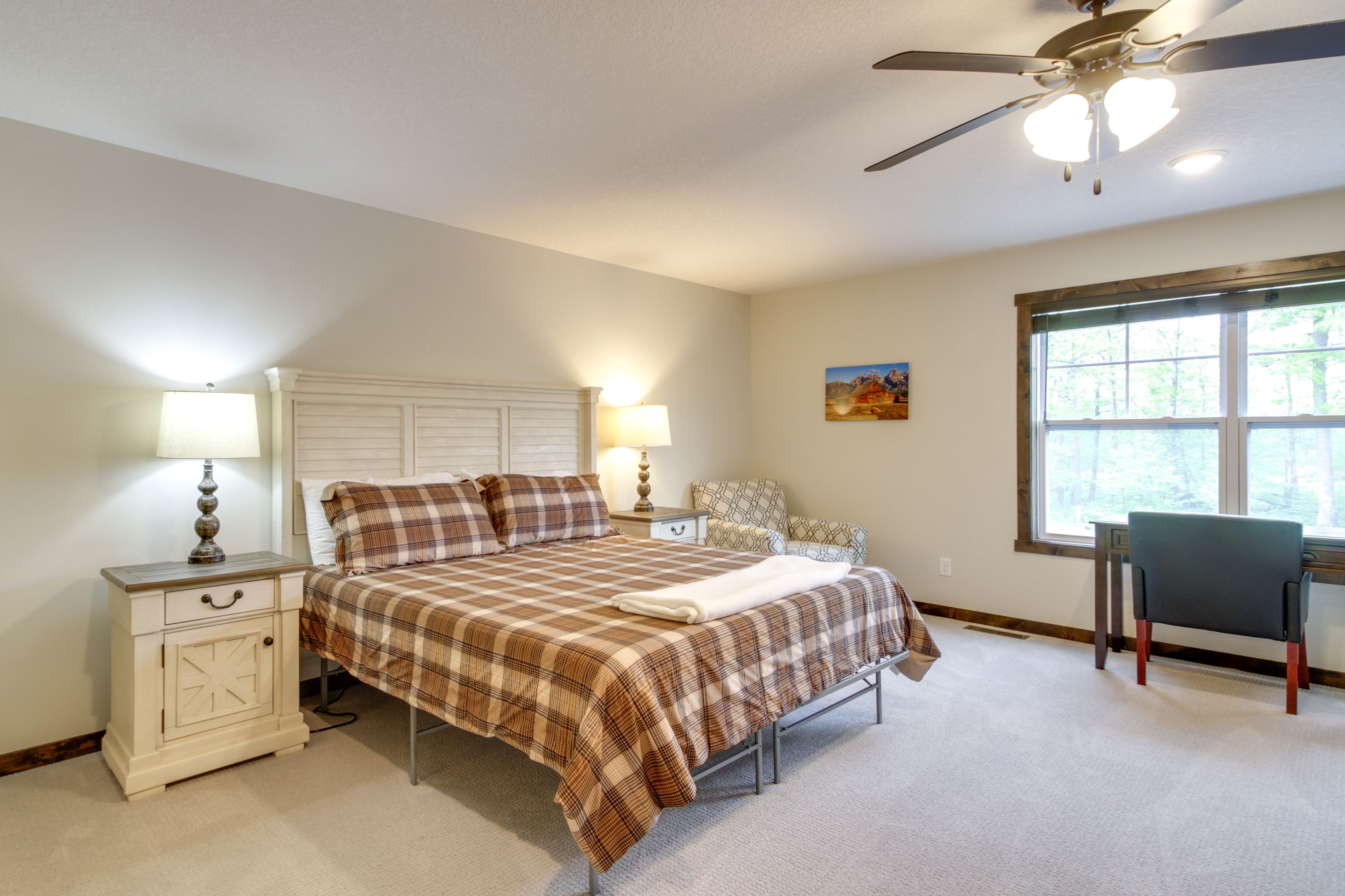 Bedroom 1 | King Bed | Smart TV | 2nd Level