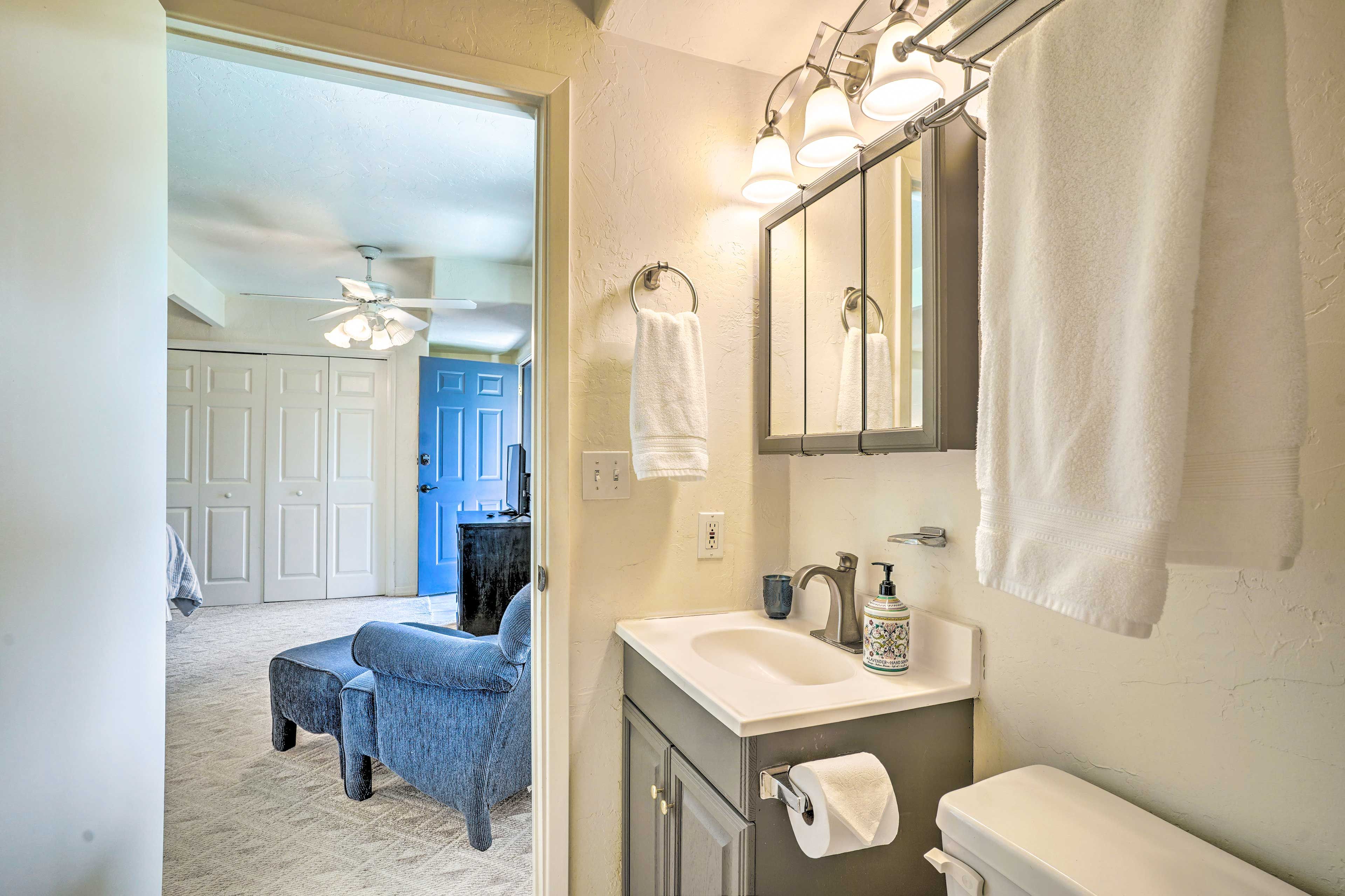 Full Bathroom | Towels Provided | Complimentary Toiletries | Hair Dryer