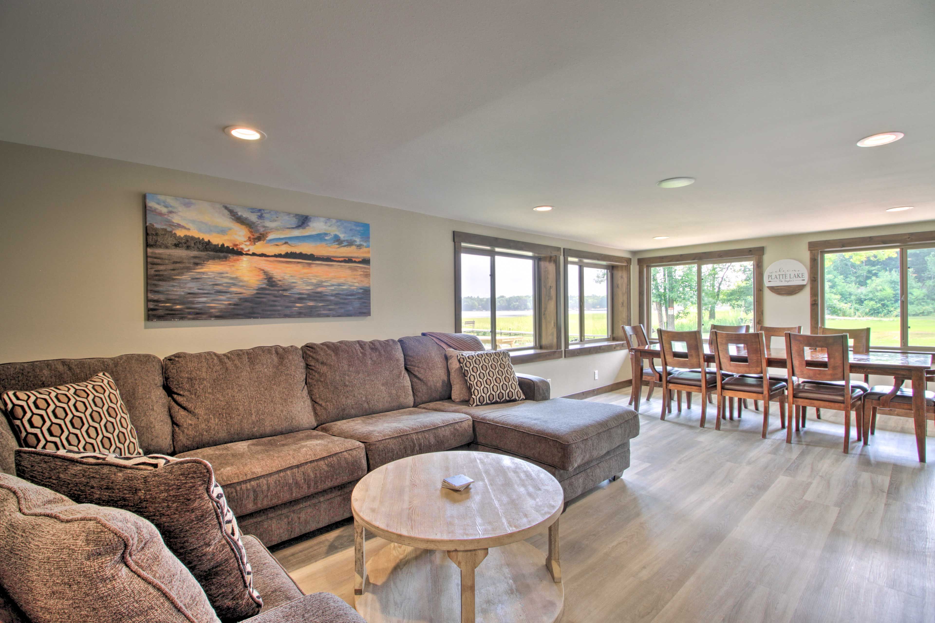 Living Room | Free WiFi | Central Heat & A/C