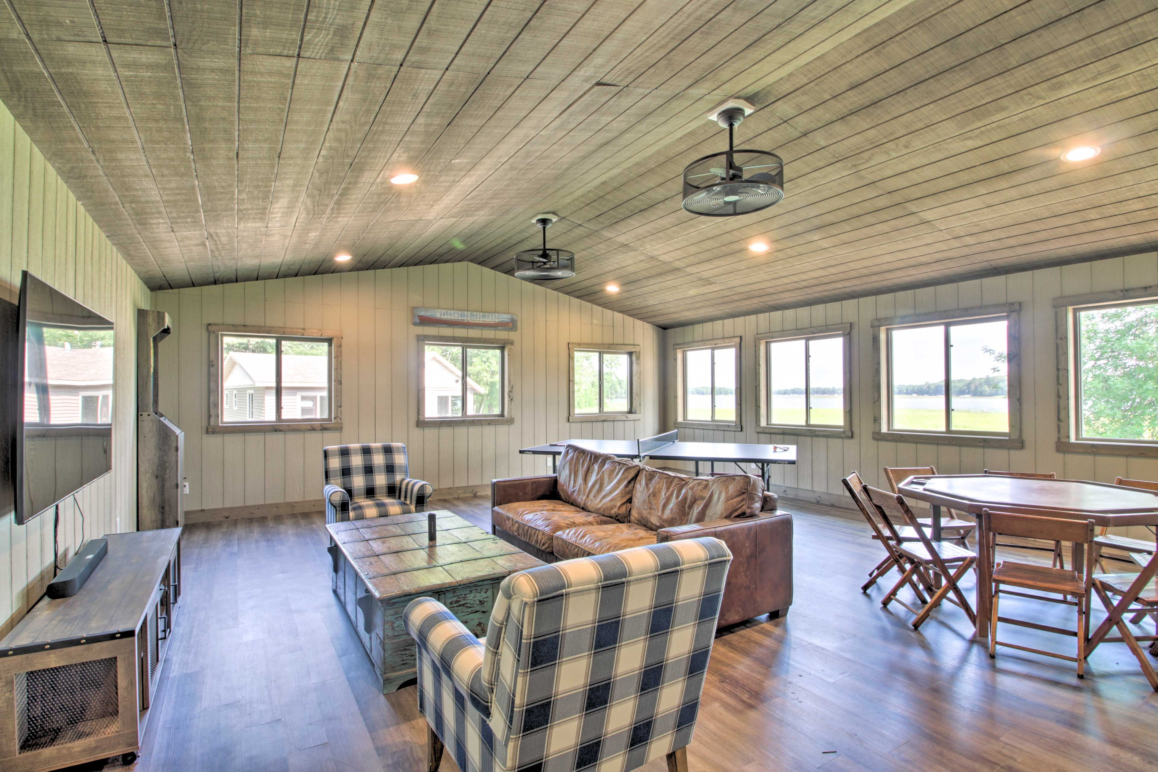 Game Room | Smart TV