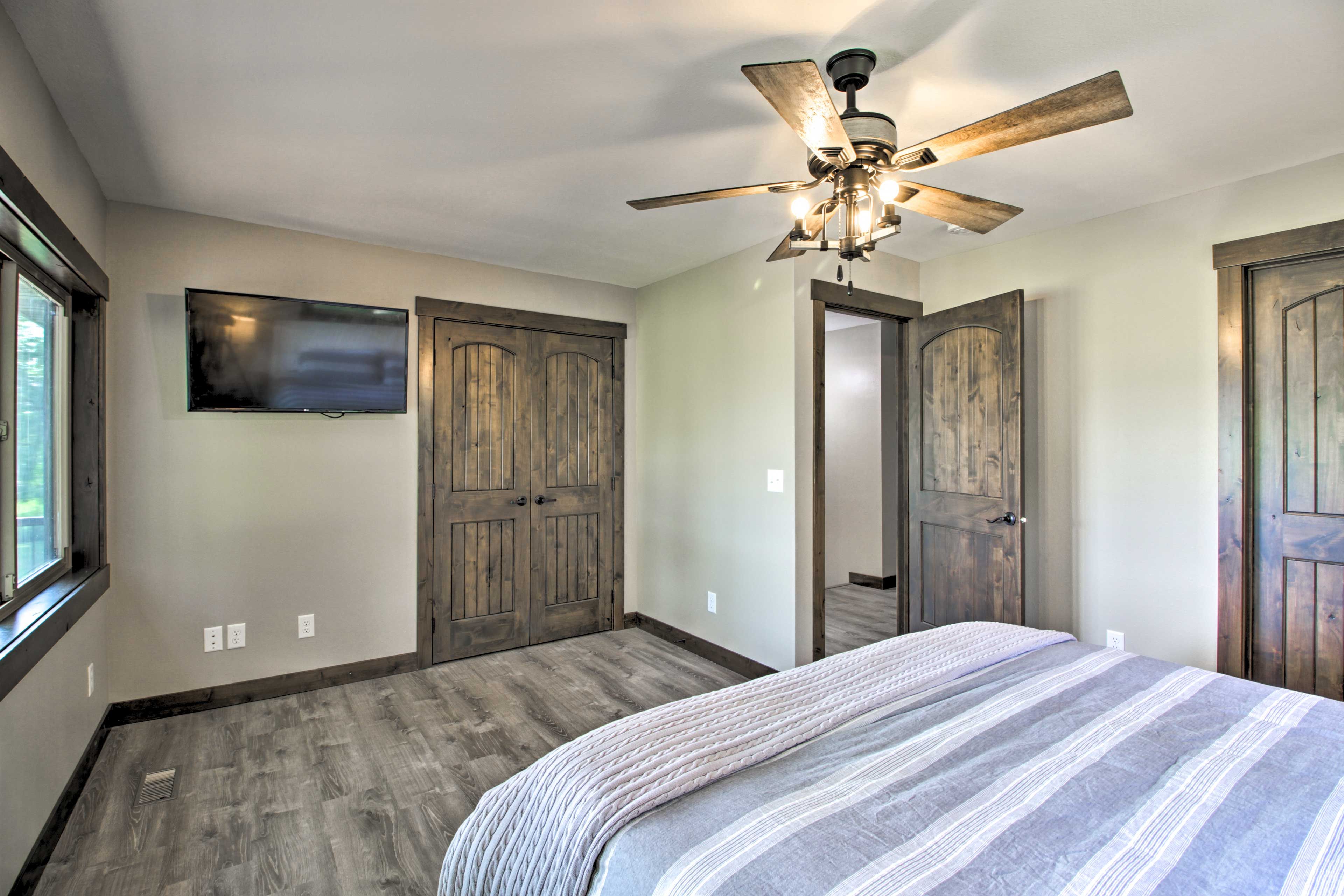 Bedroom 2 | Smart TV