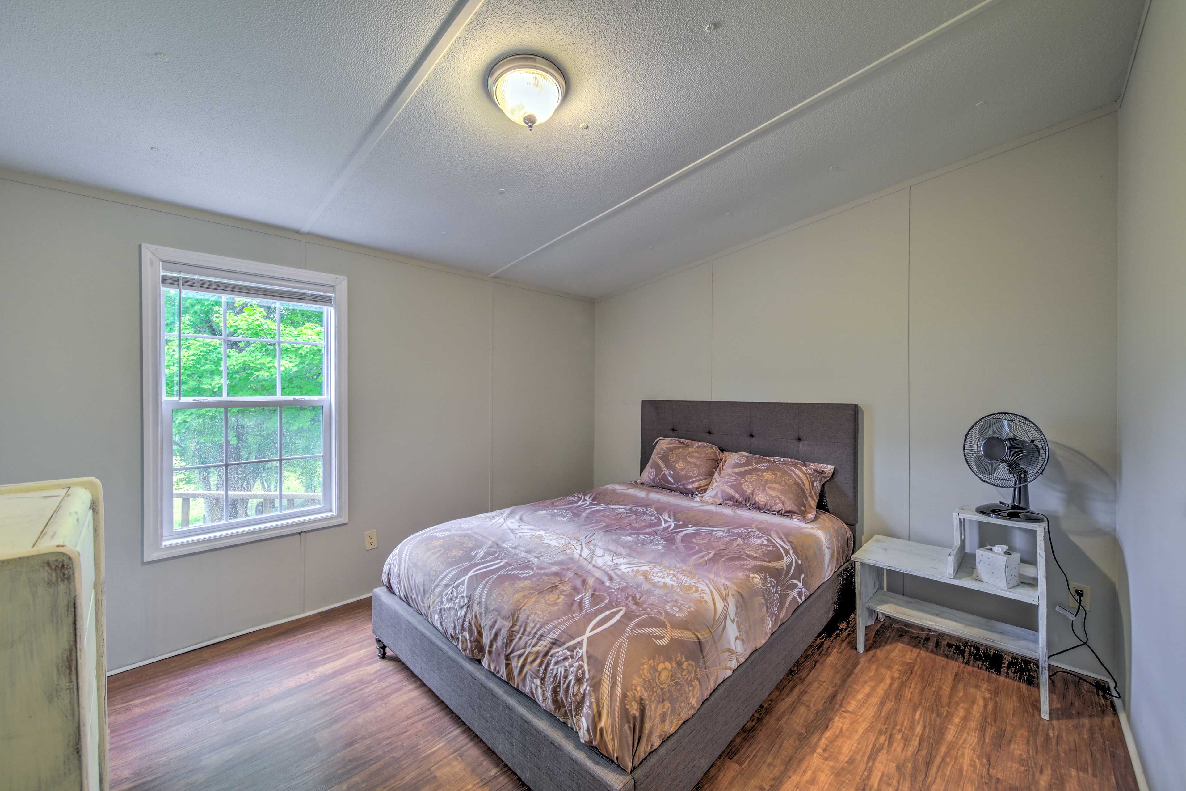 Bedroom 2 | Queen Bed