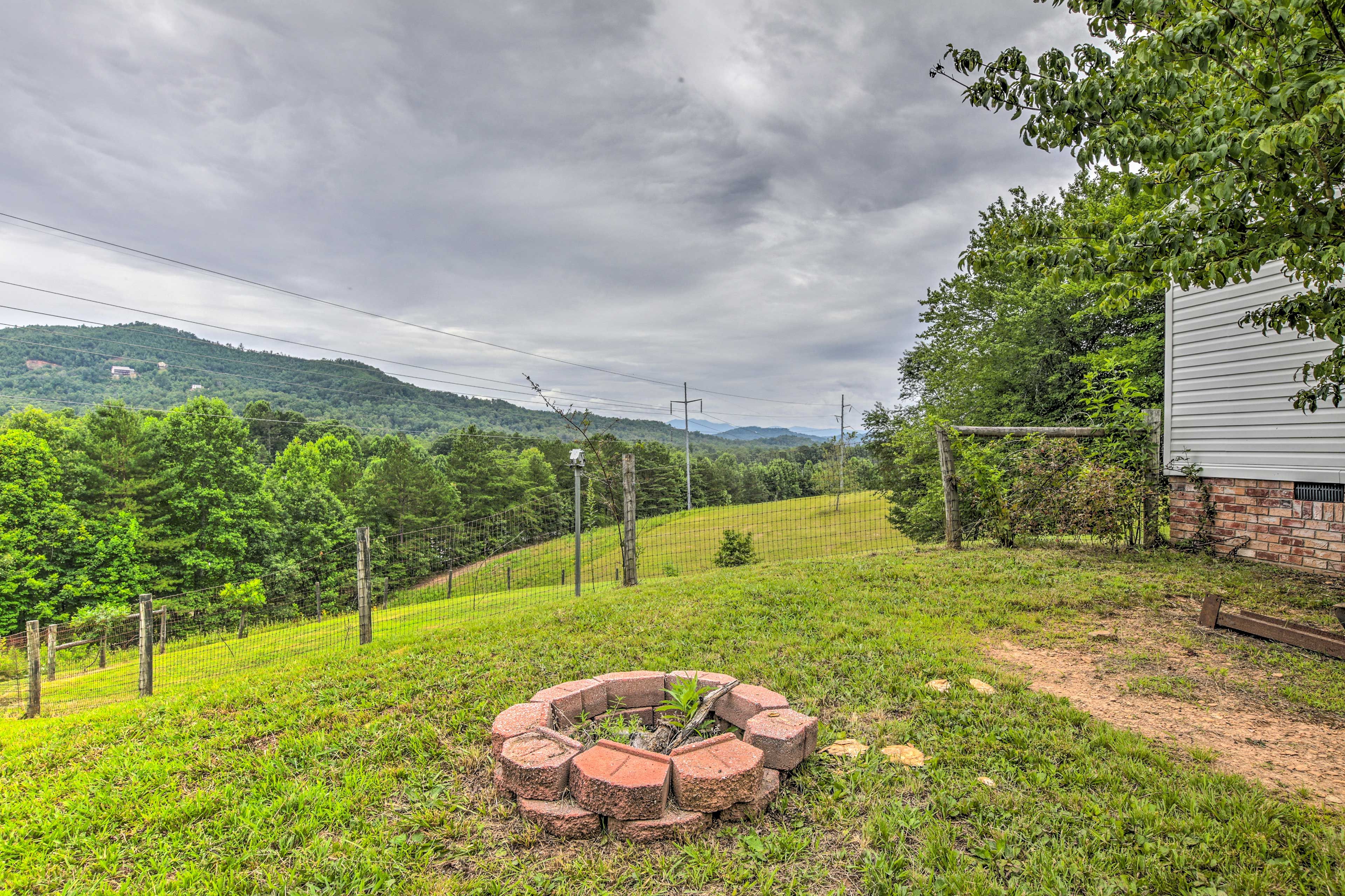 Exterior Space | Step-Free Access | Pet Friendly