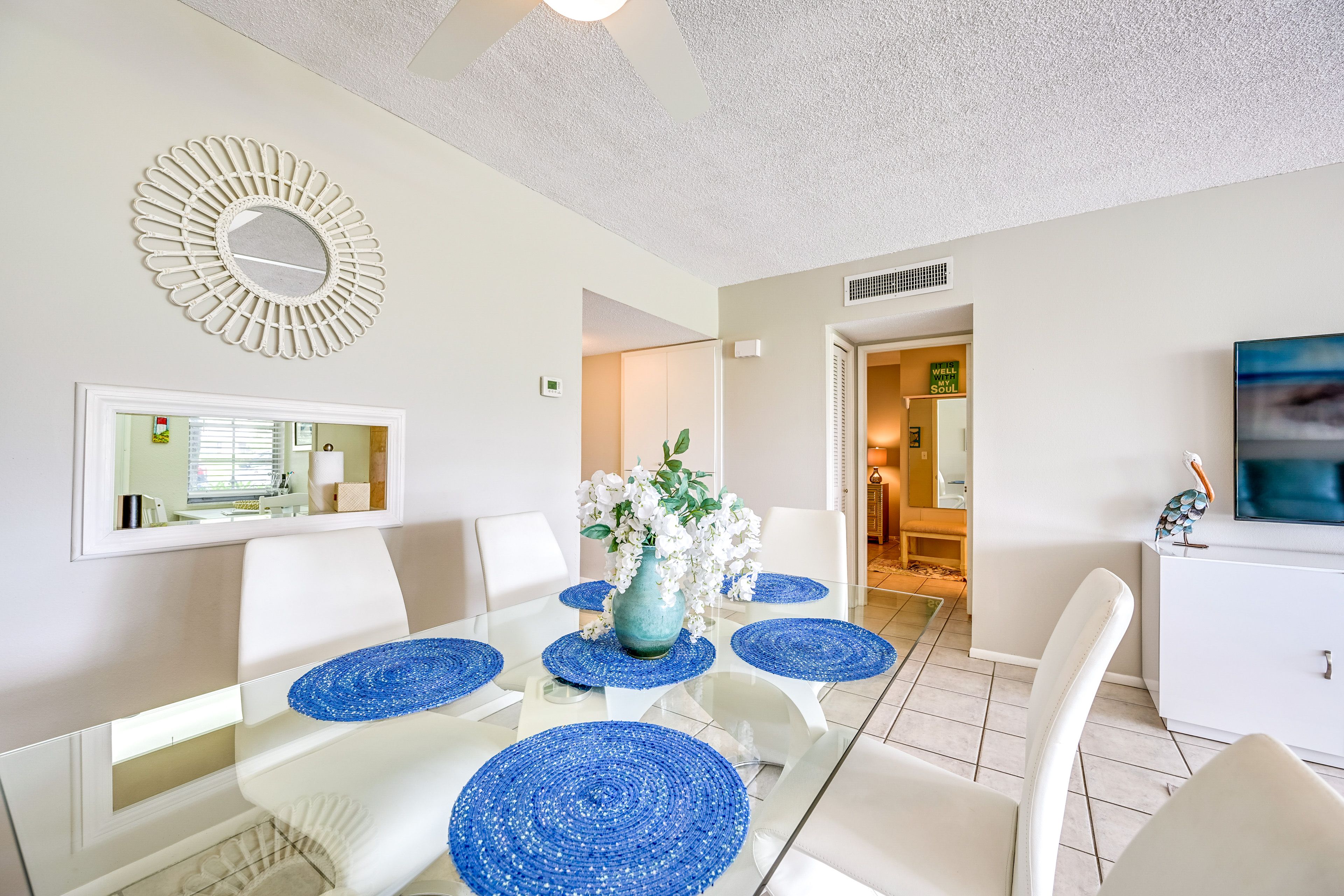 Dining Area | Dishware Provided