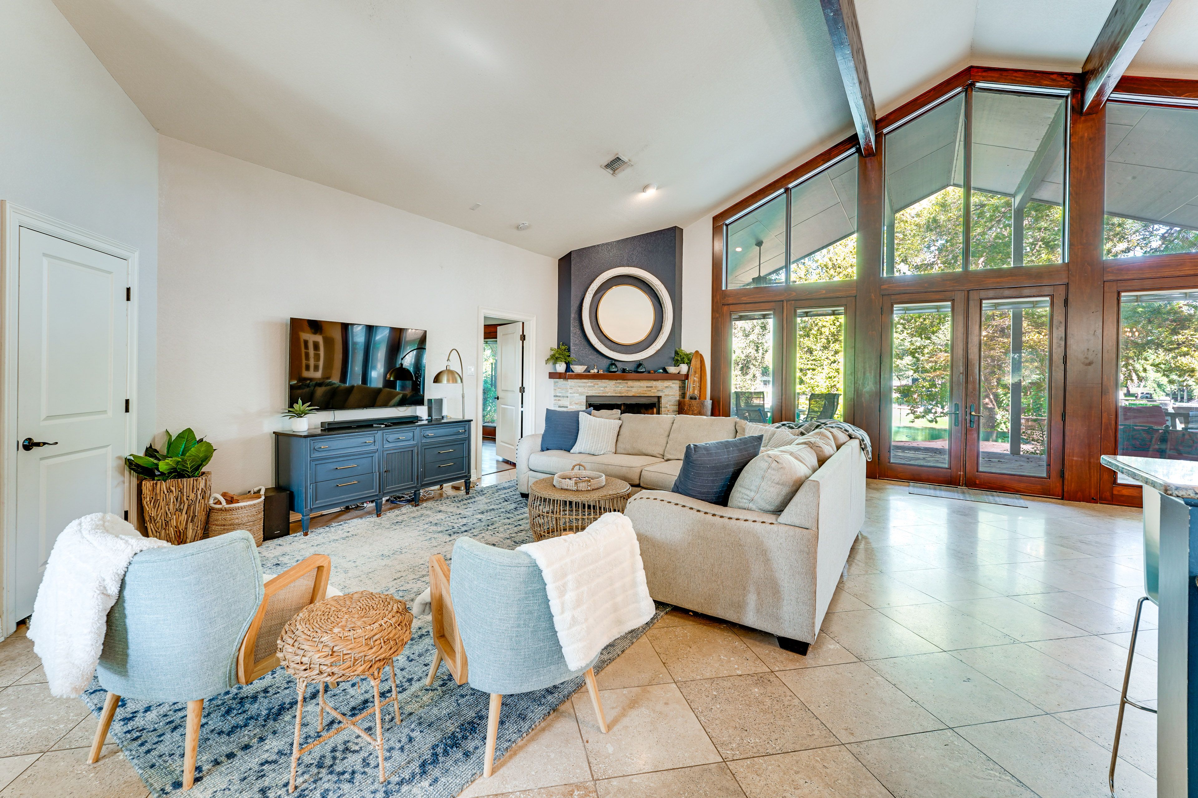 Living Room | Smart TV | Gas Fireplace | Main Level