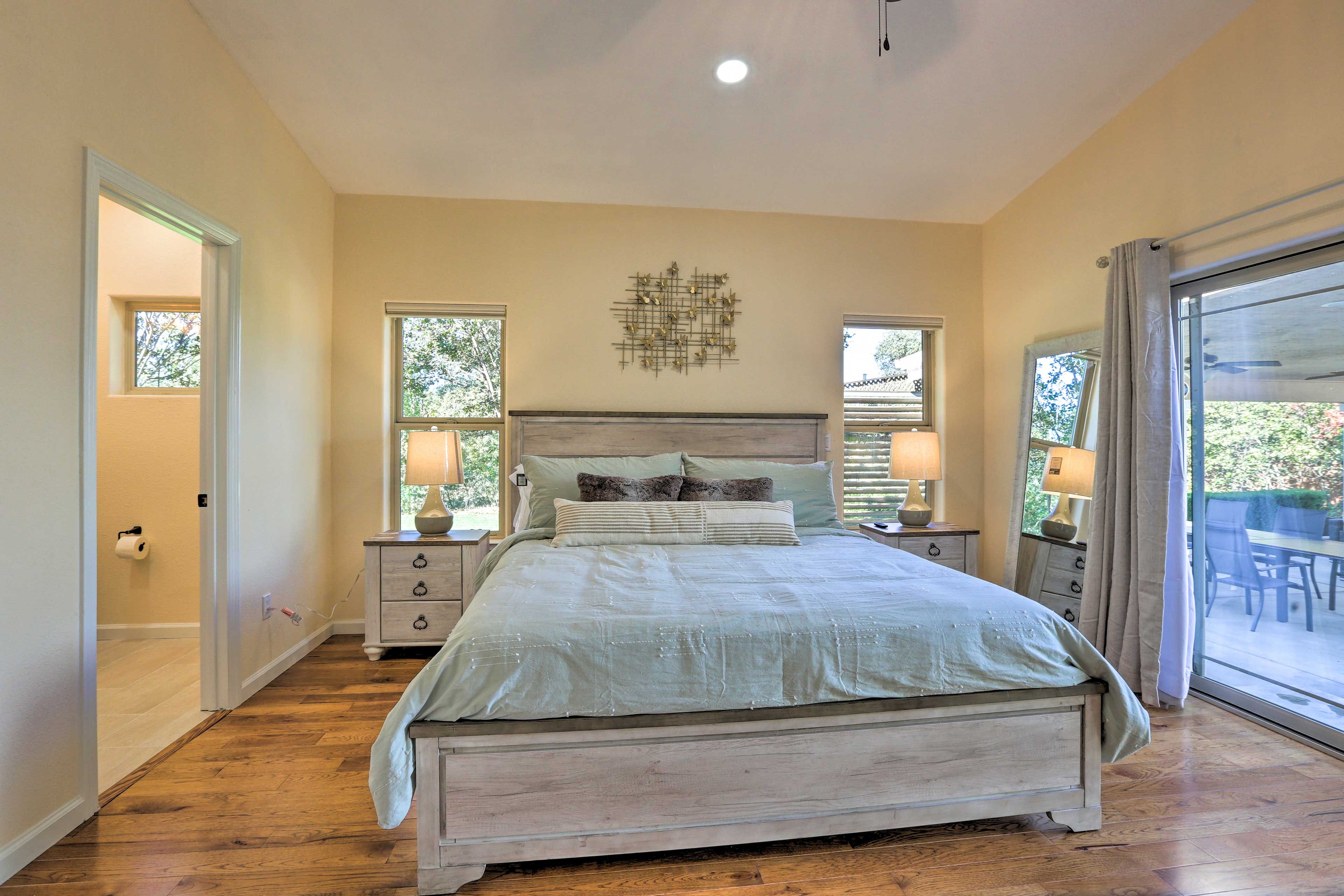 Bedroom 1 | California King Bed | En-Suite Bathroom