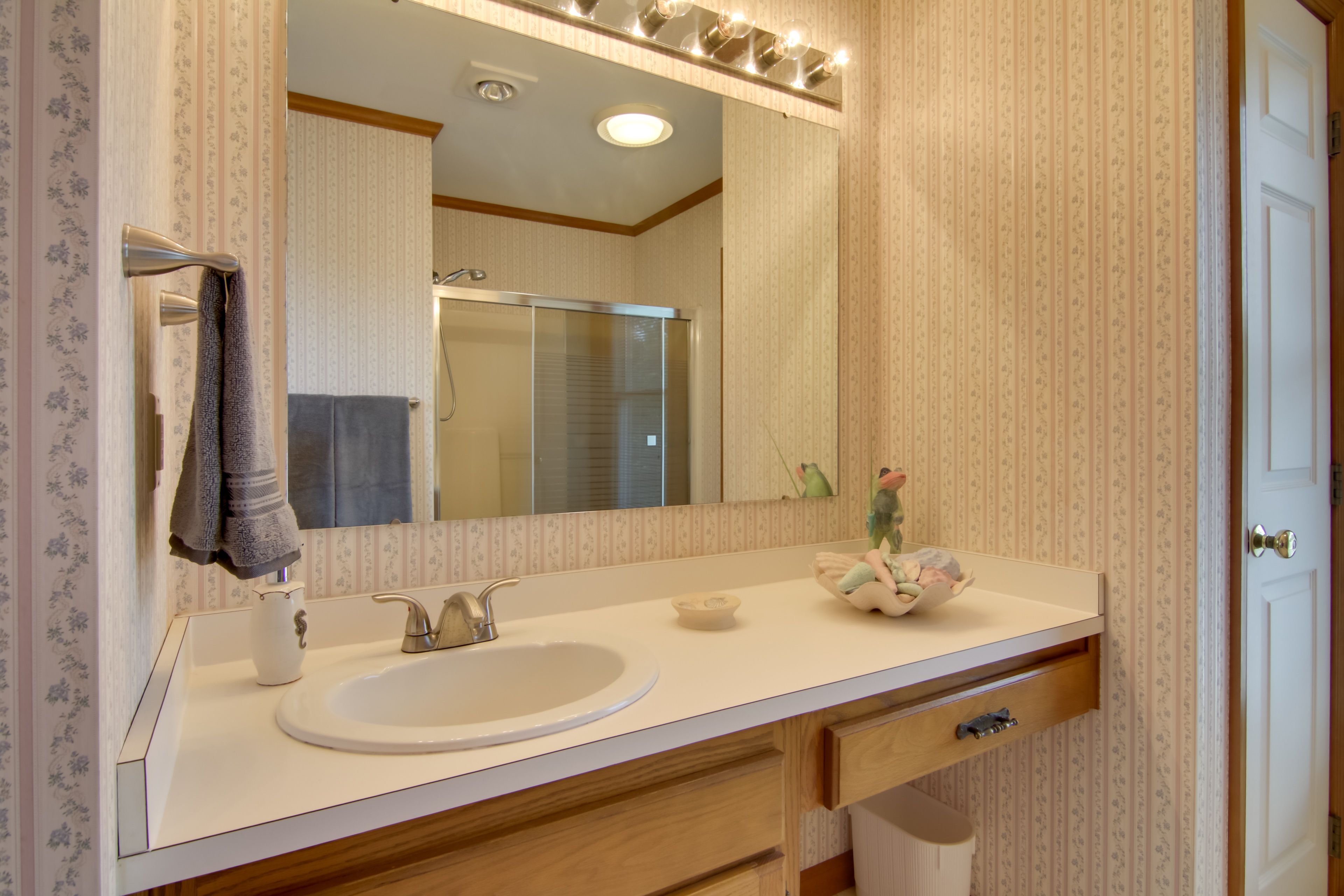 En-Suite Bathroom