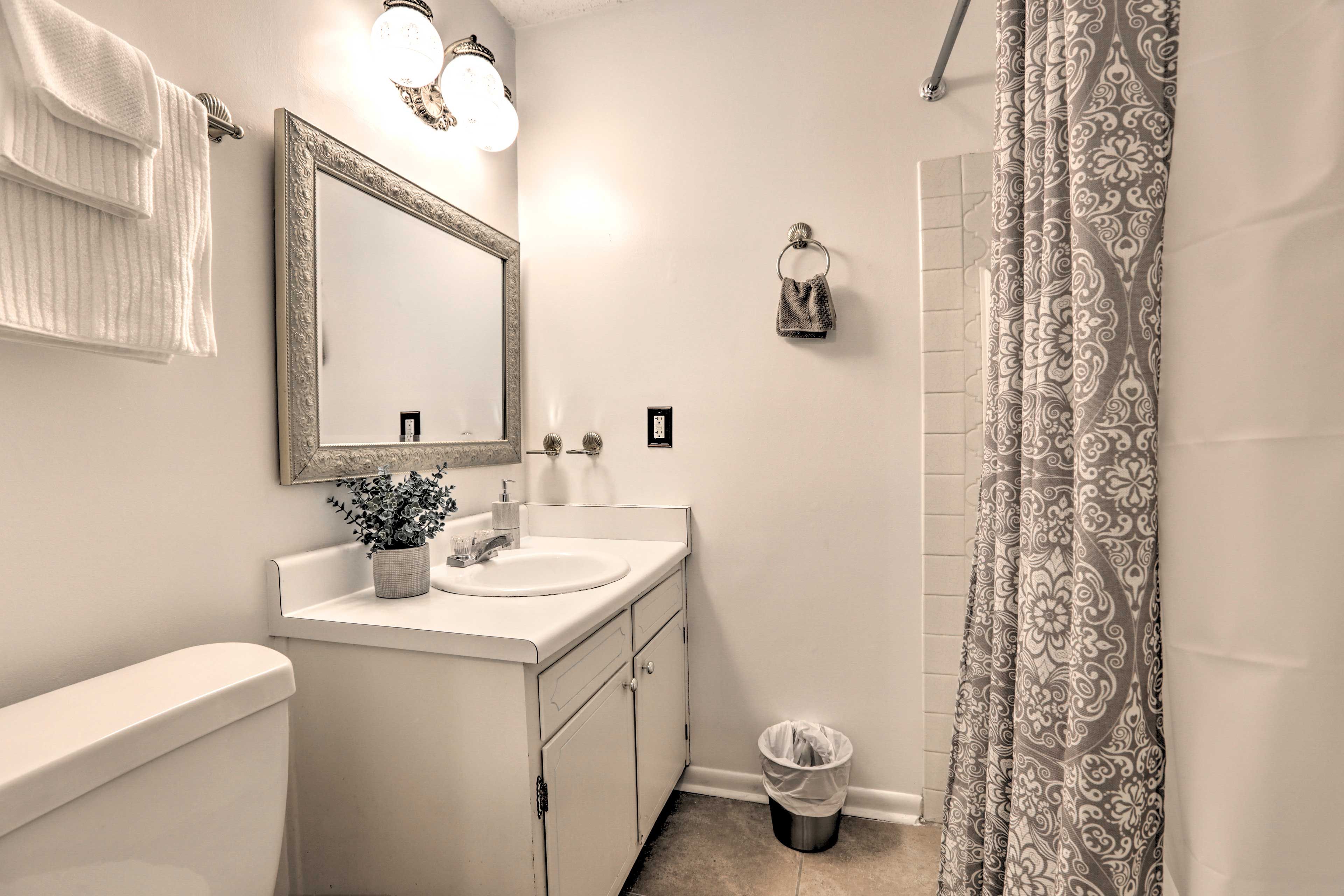 Bathroom | Shower/Tub Combo