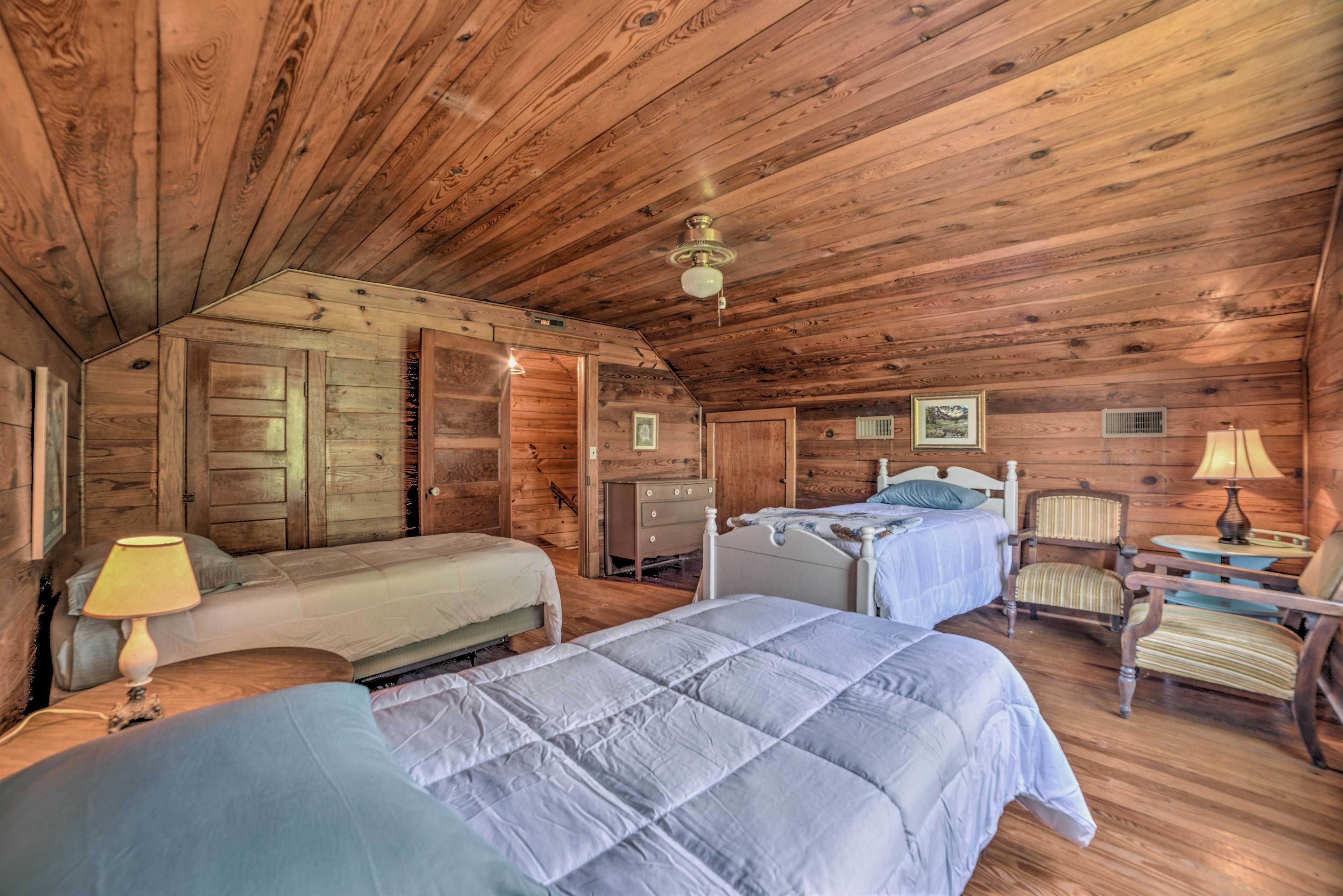 Bedroom 4 | 3 Twin Beds | 2nd Floor | Stairs Required